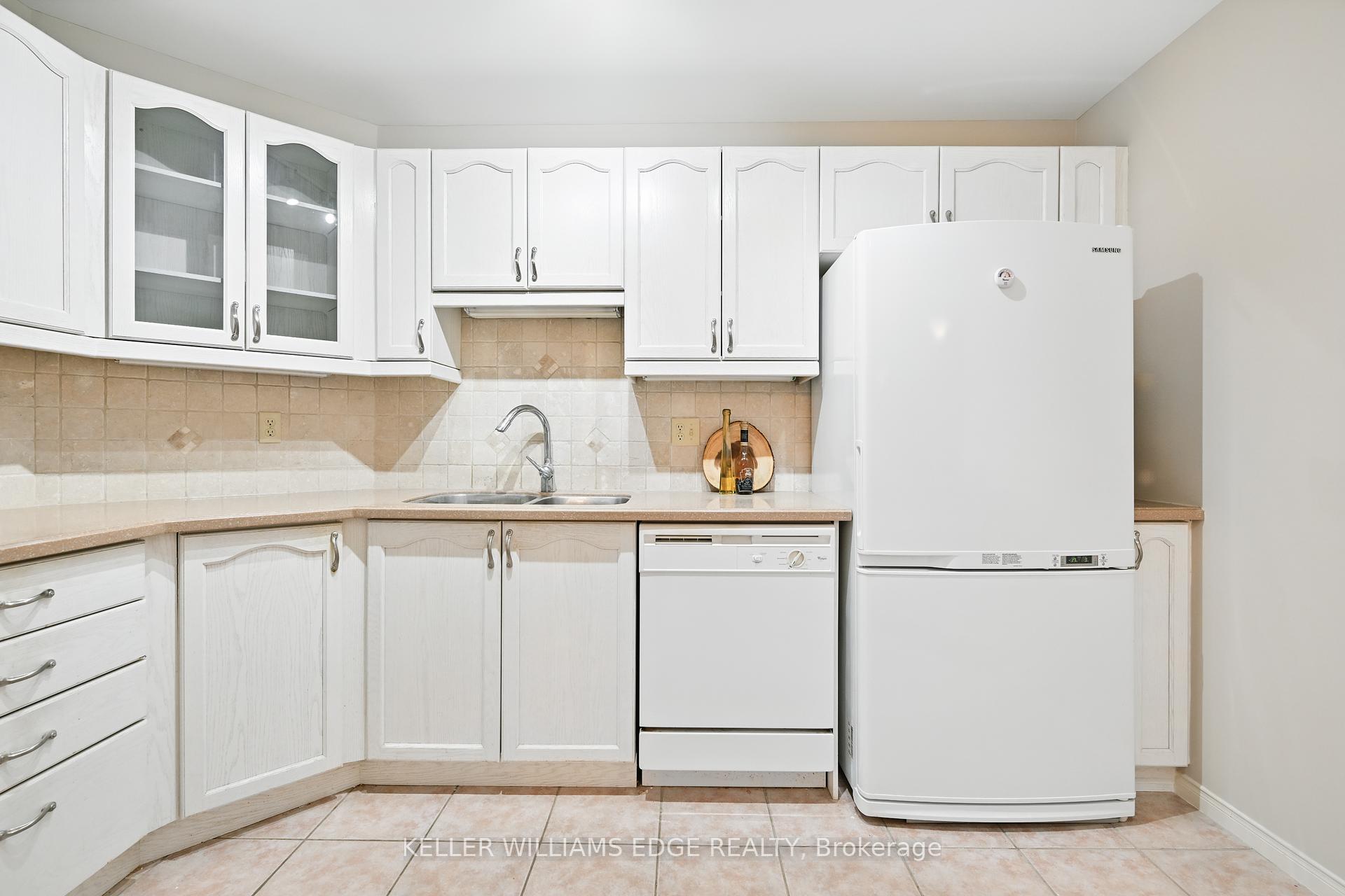 2 Bedrooms Condo at 2085 Amherst Heights,  Burlington For sale
