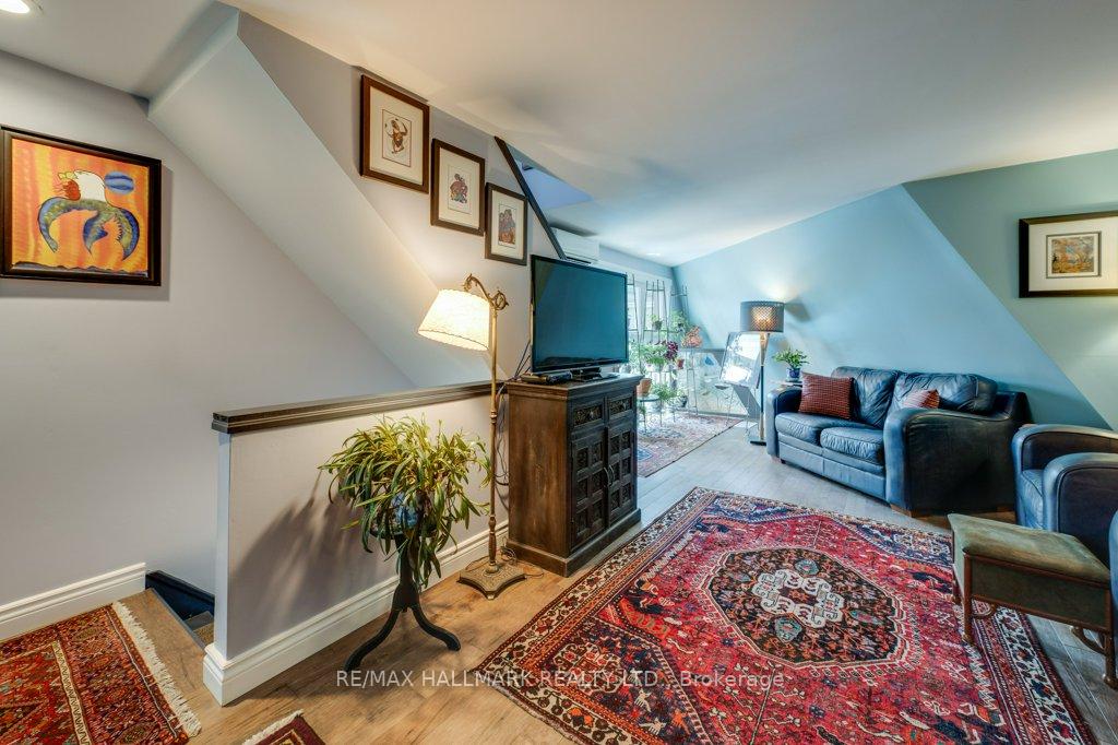 2 Bedrooms Condo at 2366 Queen, Toronto For sale