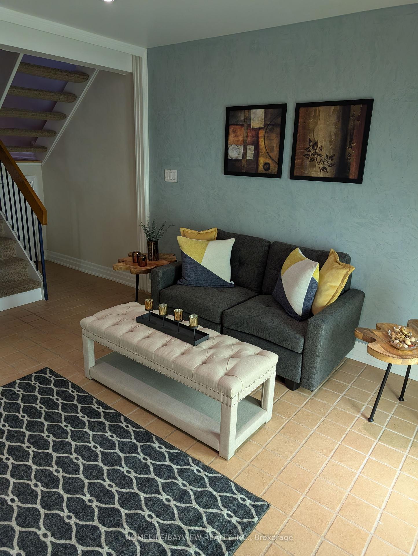3 Bedrooms Condo at 18 Oaken Gate,  Toronto For sale