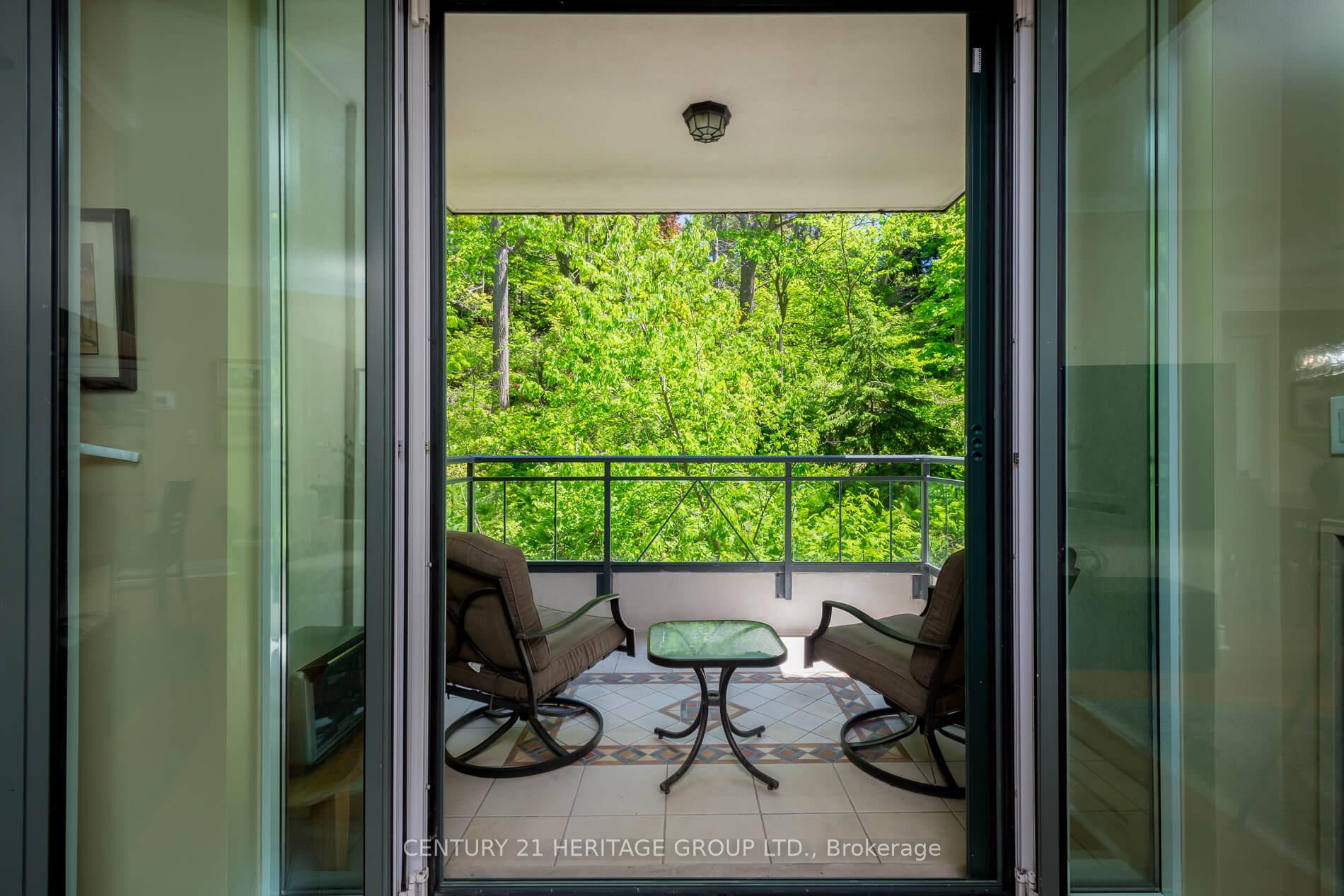 2 Bedrooms Condo at 11 William Carson, Toronto For sale