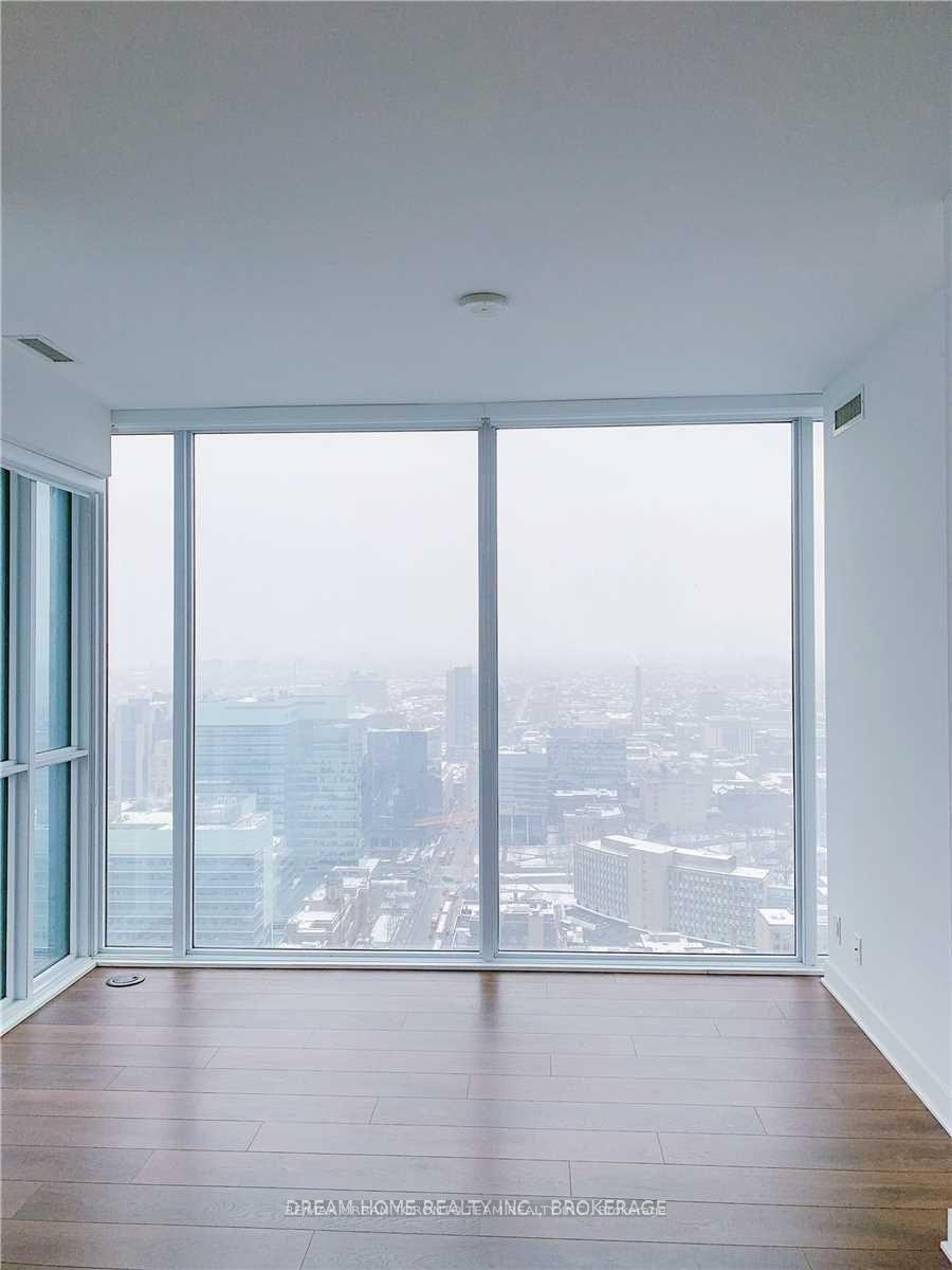 3 Bedrooms Condo at 15 Grenville, Toronto For sale