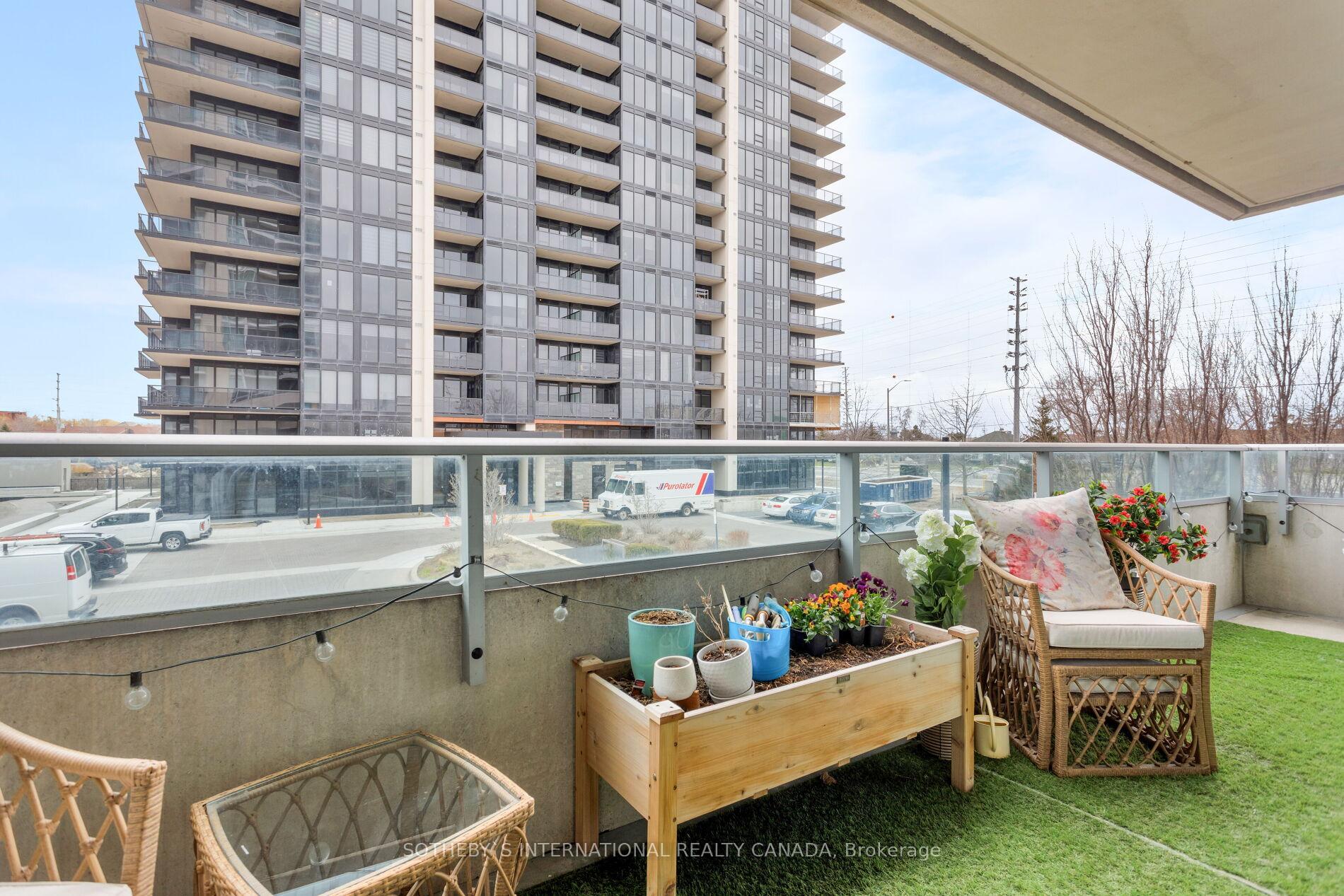 2 Bedrooms Condo at 1055 Southdown,  Mississauga For sale