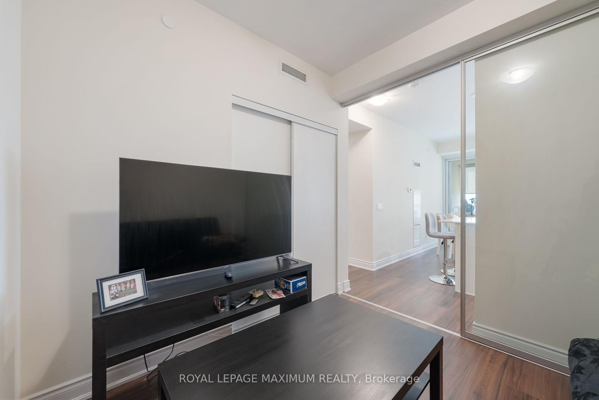 3 Bedrooms Condo at 9075 Jane, Vaughan For sale