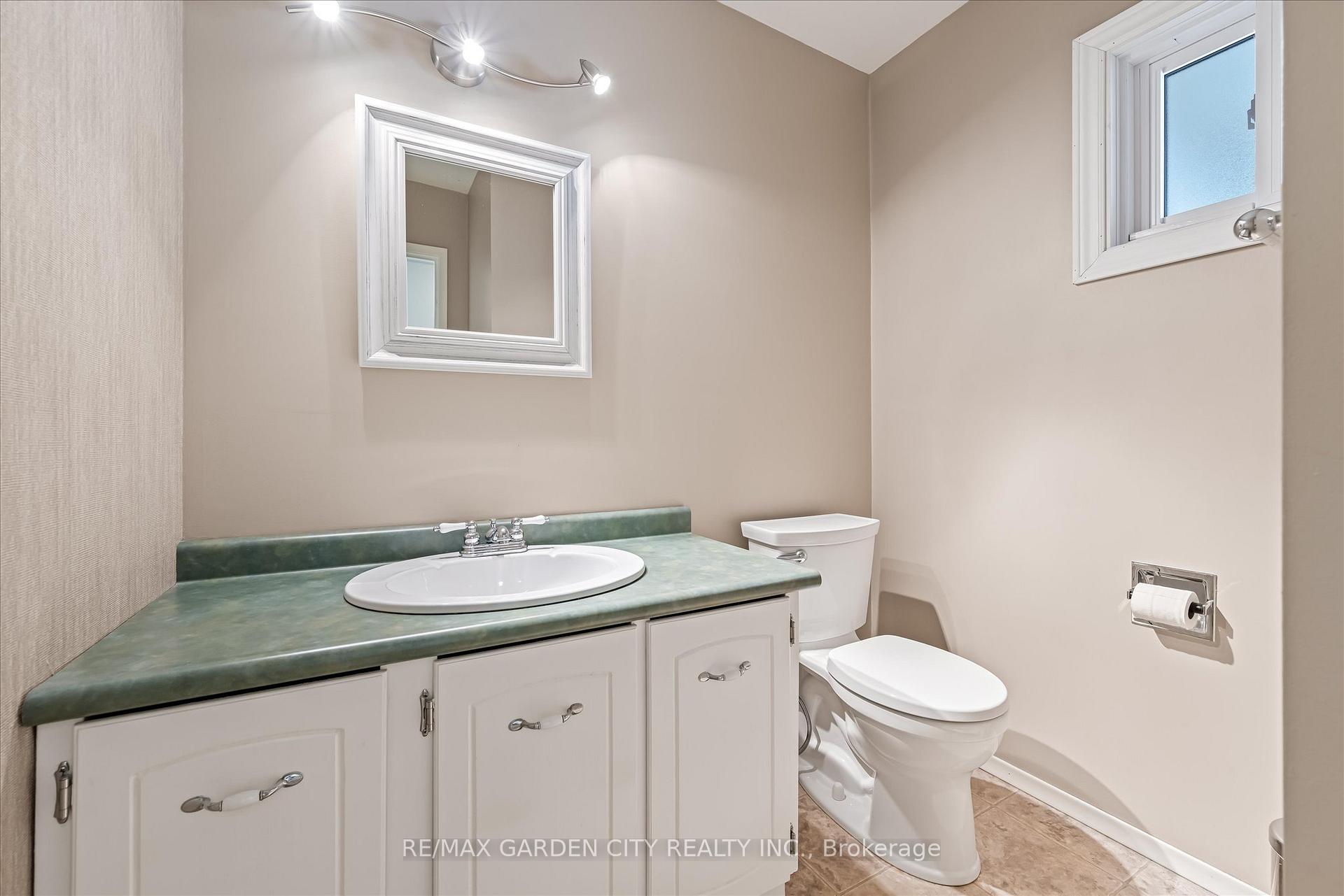 3 Bedrooms Condo at 5005 Pinedale, Burlington For sale