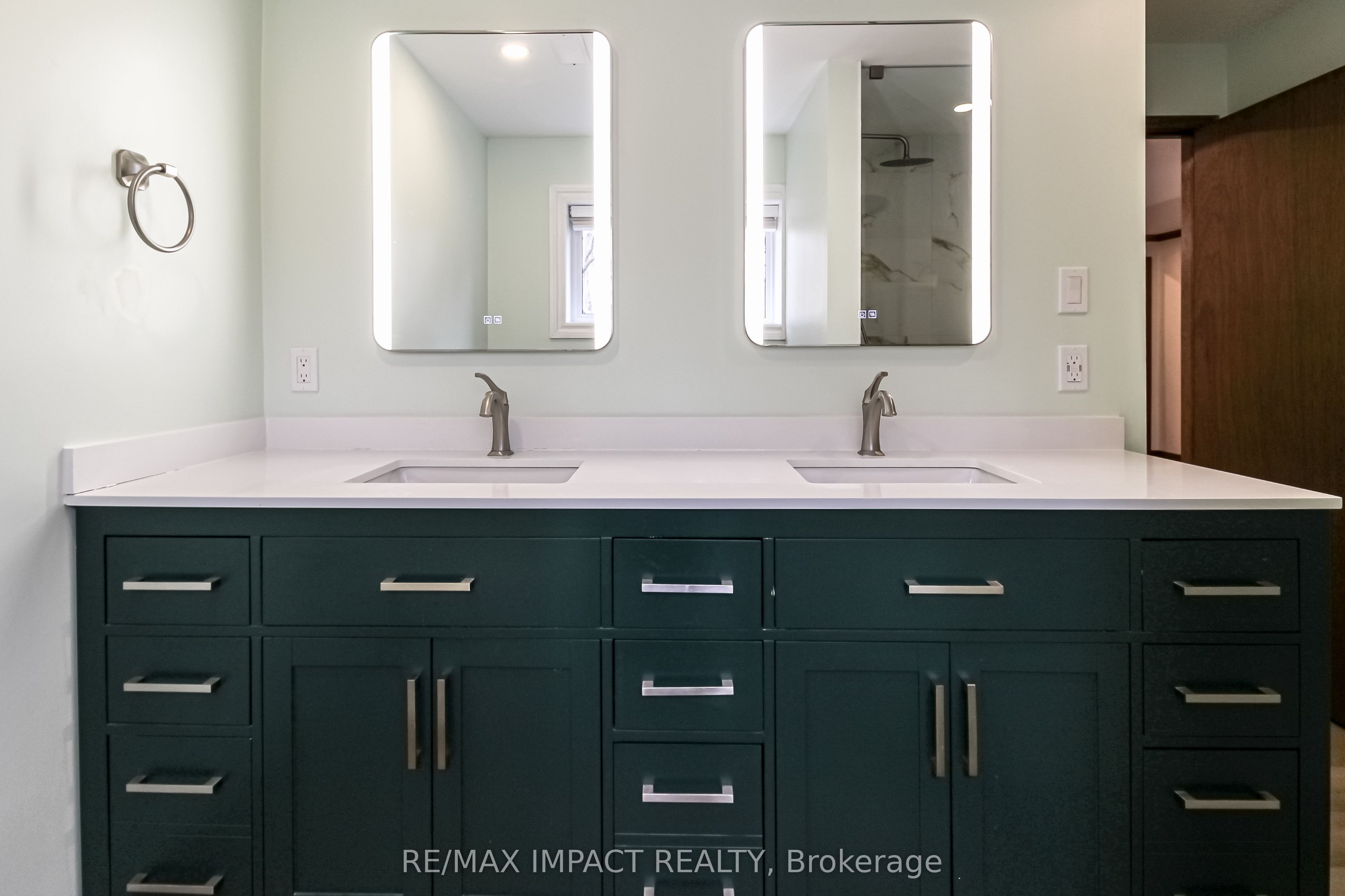 215 Raglan Road W