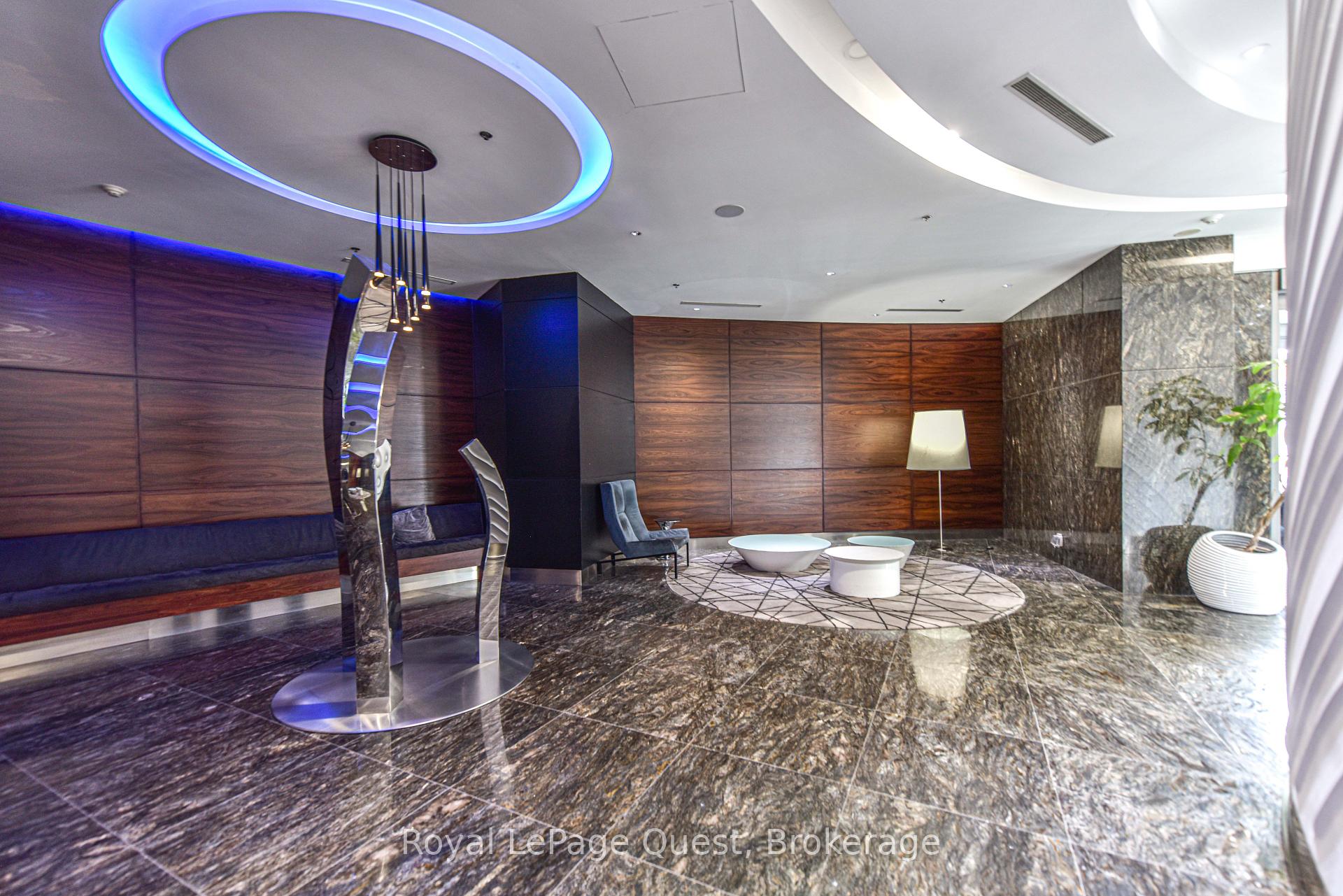 2 Bedrooms Condo at 50 Absolute, Mississauga For sale