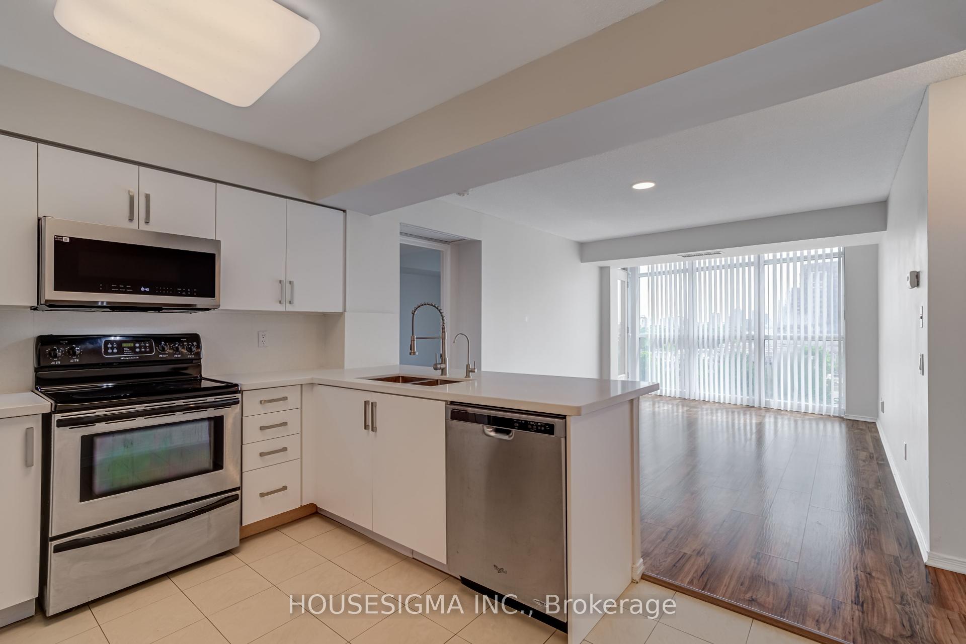 2 Bedrooms Condo at 28 Harrison Garden, Toronto For sale