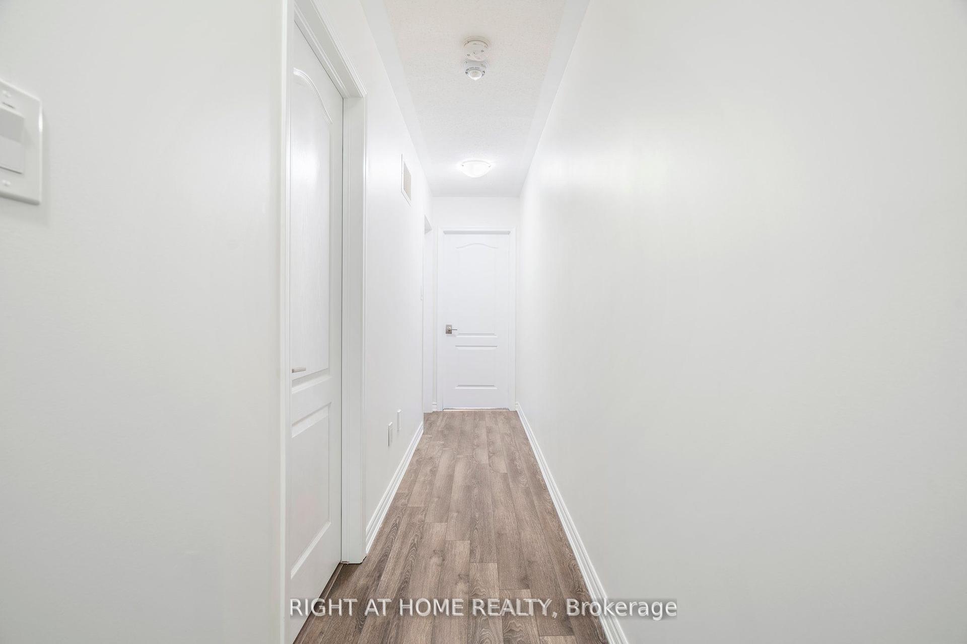 3 Bedrooms Condo at 25 Heron Park, Toronto For sale