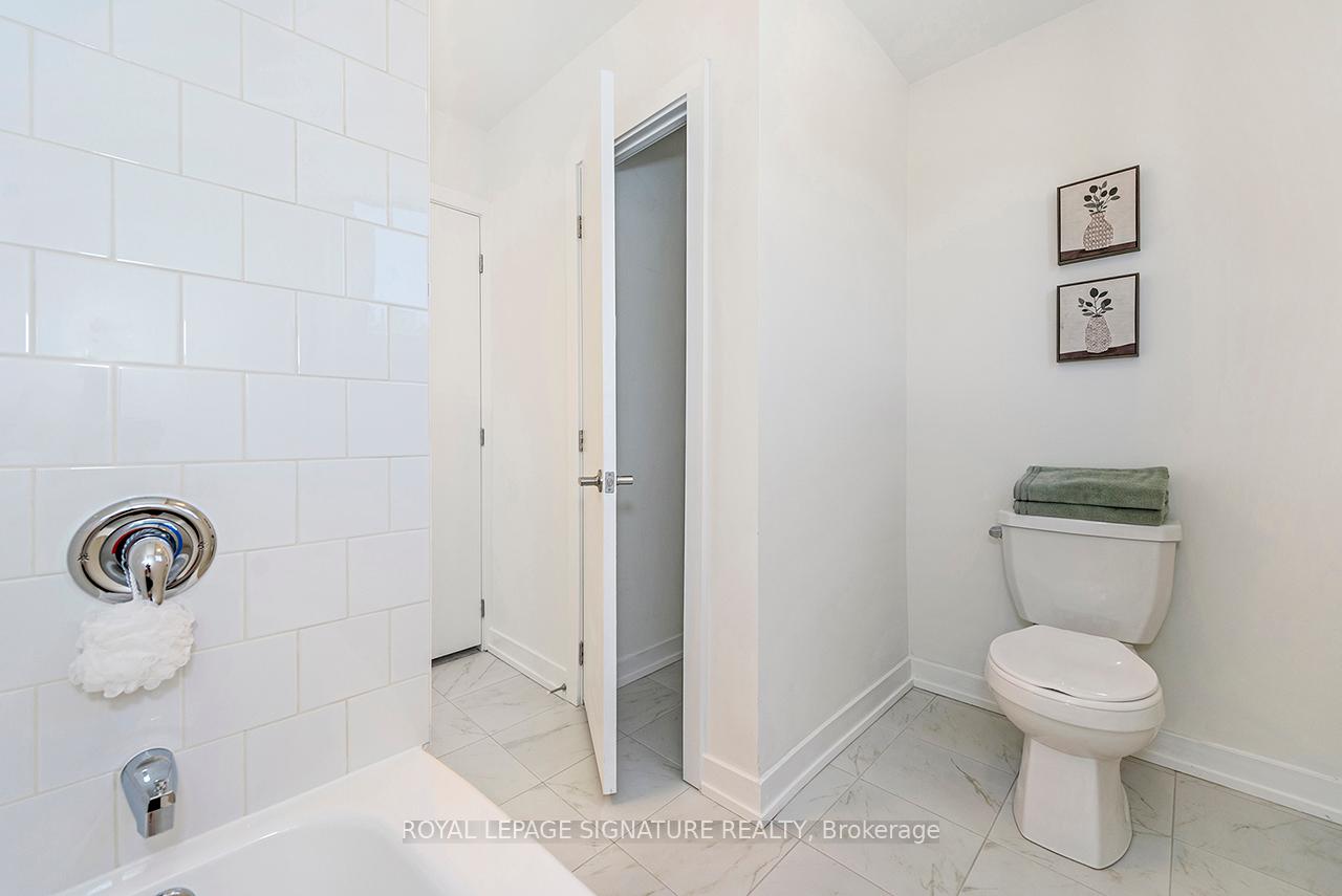 3 Bedrooms Condo at 1444 Upper Ottawa, Hamilton For sale