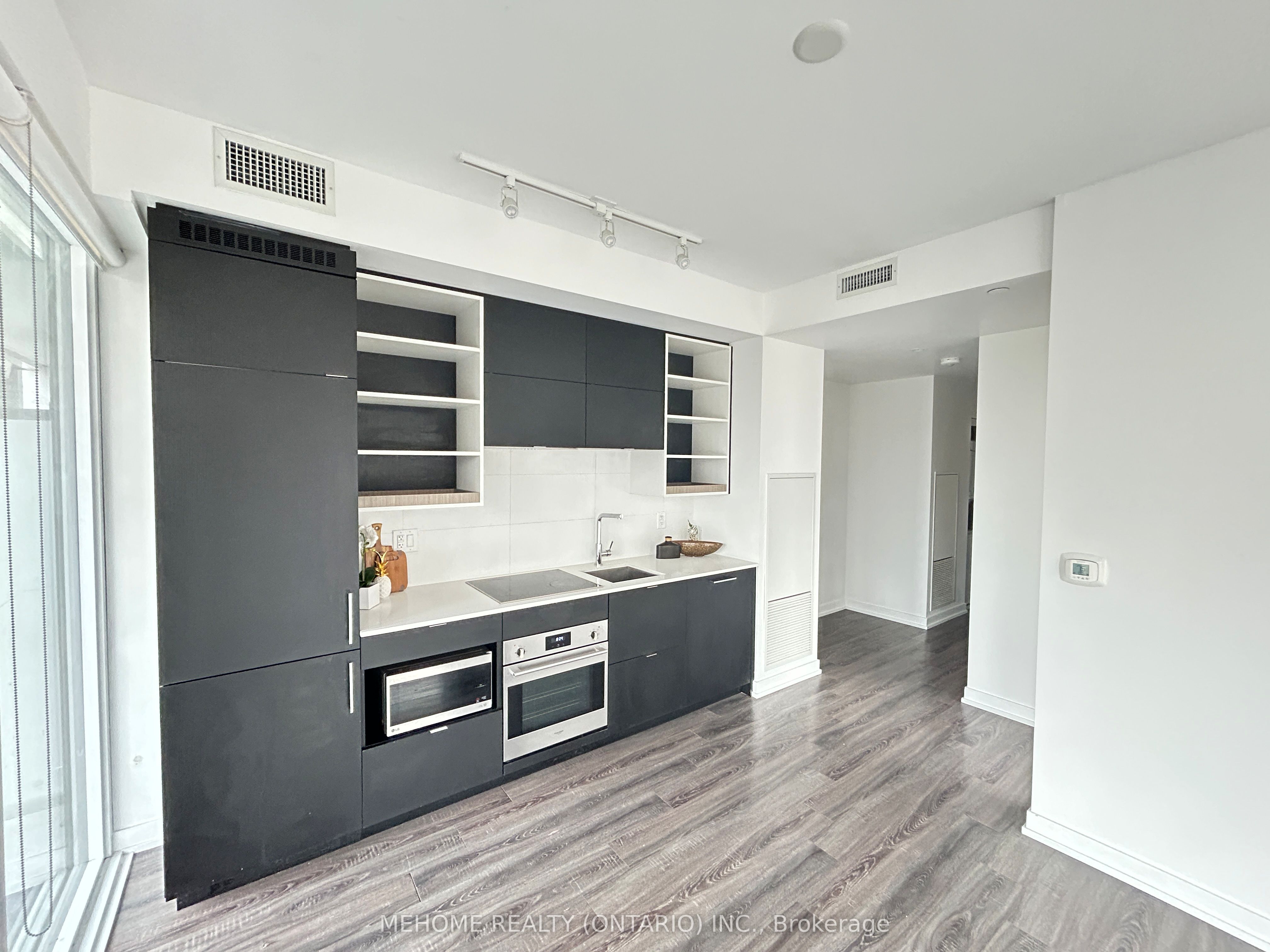 20 Edward Street, #1616