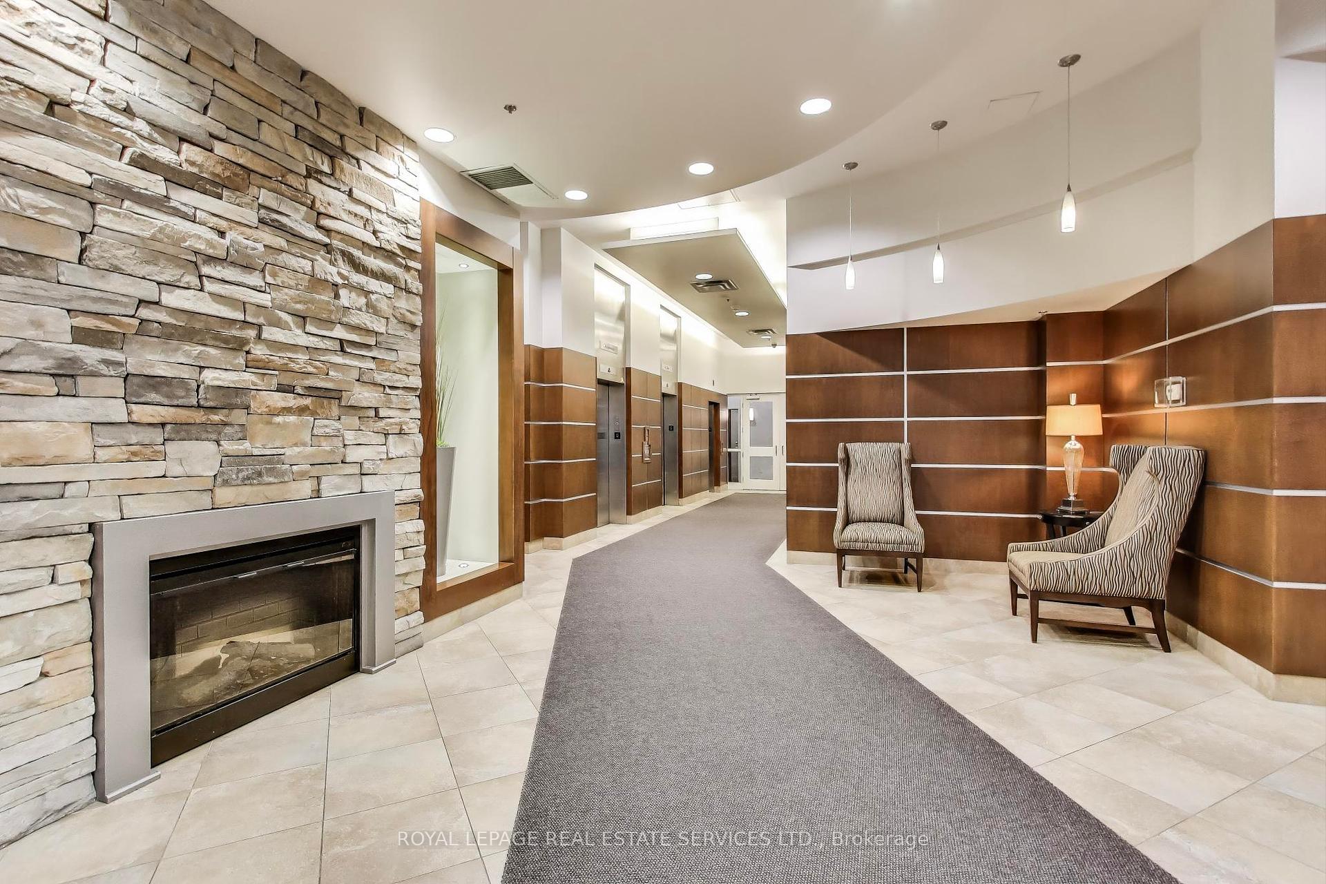 2 Bedrooms Condo at 2 Fieldway,  Toronto For sale