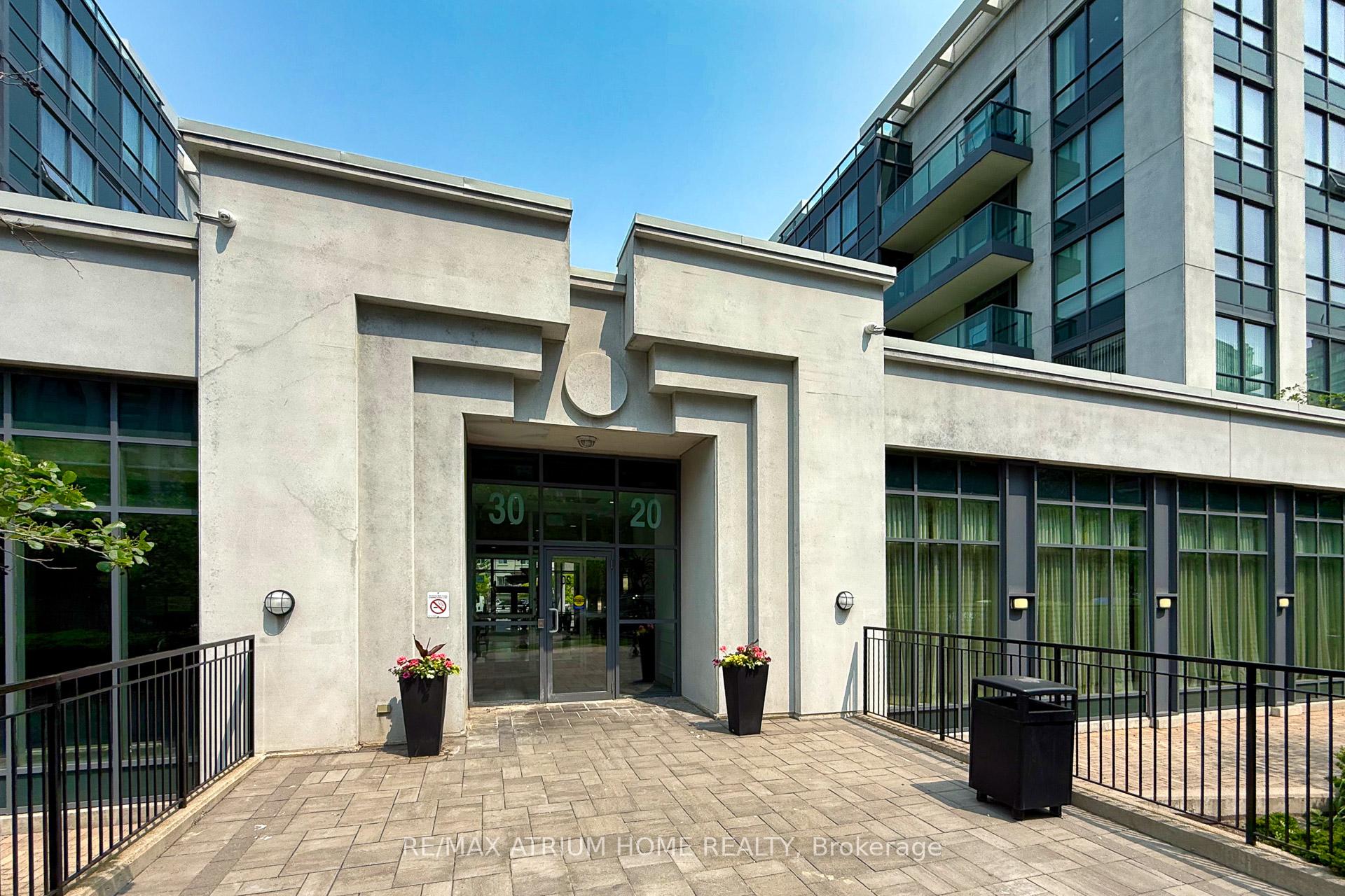 2 Bedrooms Condo at 20 North Park, Vaughan For sale