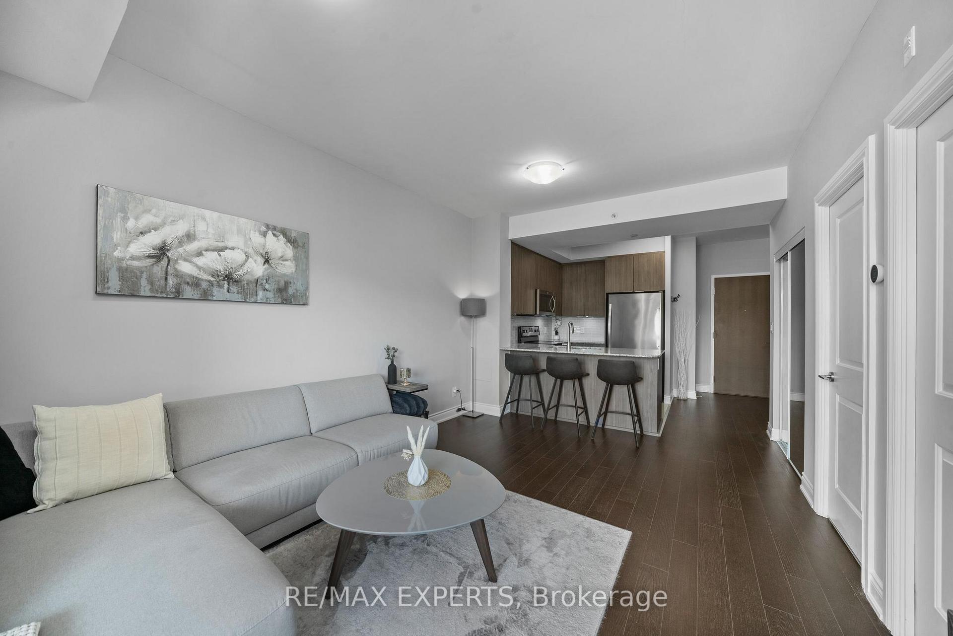1 Bedroom Condo at 86 Woodbridge, Vaughan For sale
