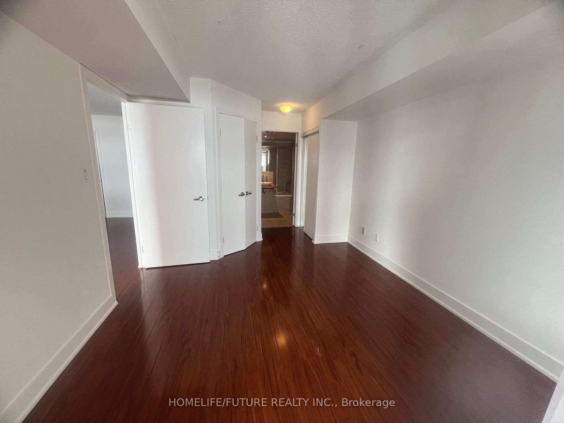 1 Bedroom Condo at 550 Queens,  Toronto For sale