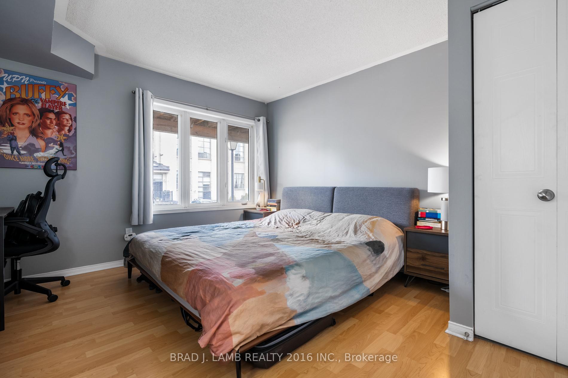 3 Bedrooms Condo at 262 St. Helens, Toronto For sale