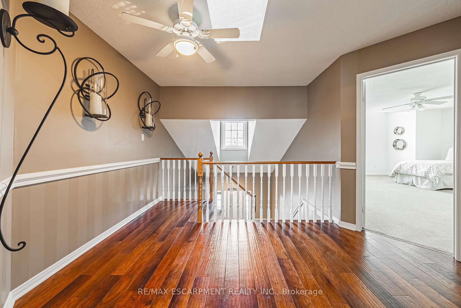 3 Bedrooms Condo at 3333 New,  Burlington For sale