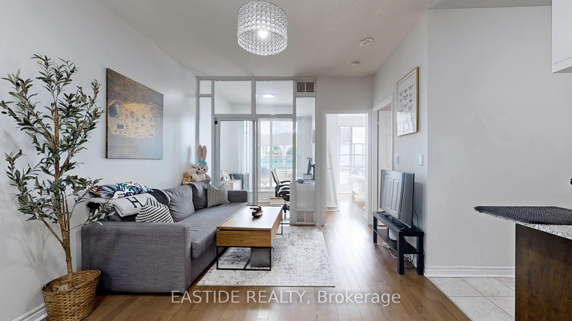 2 Bedrooms Condo at 18 Holmes, Toronto For sale