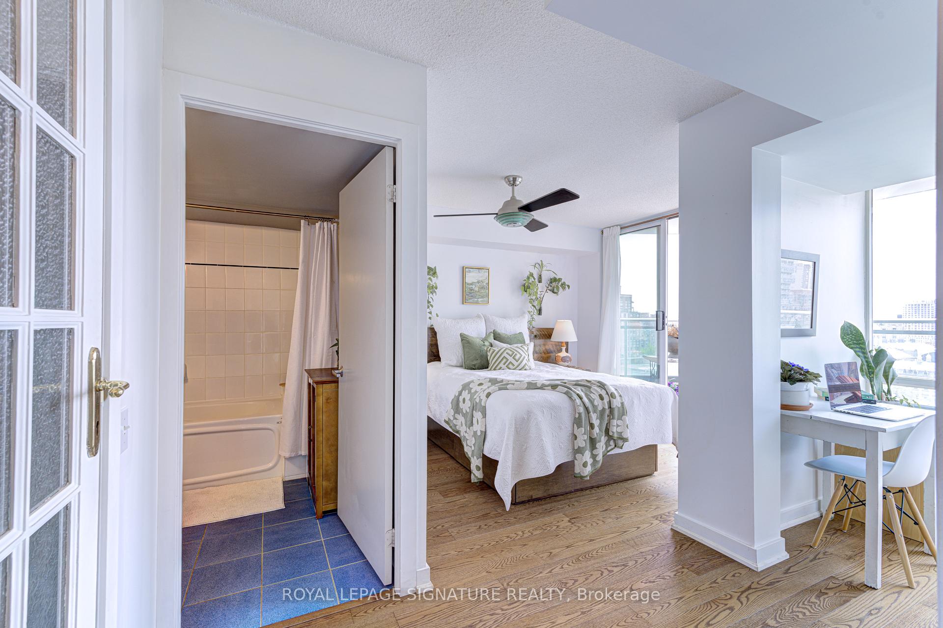 2 Bedrooms Condo at 77 Lombard, Toronto For sale