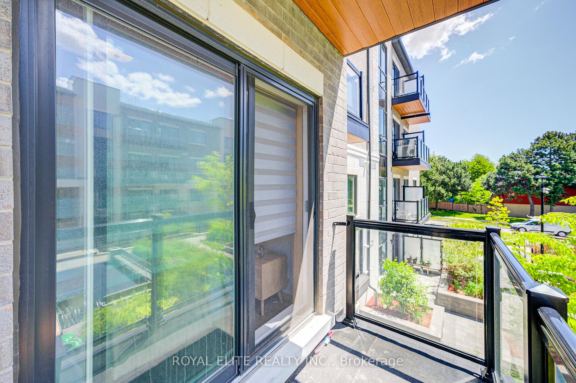 3 Bedrooms Condo at 200 Chester Le, Toronto For sale