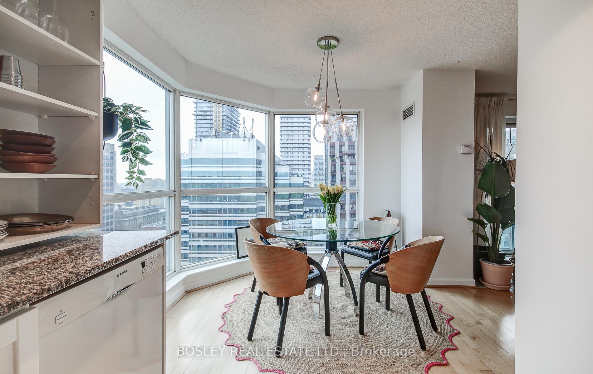 2 Bedrooms Condo at 8 Park, Toronto For sale