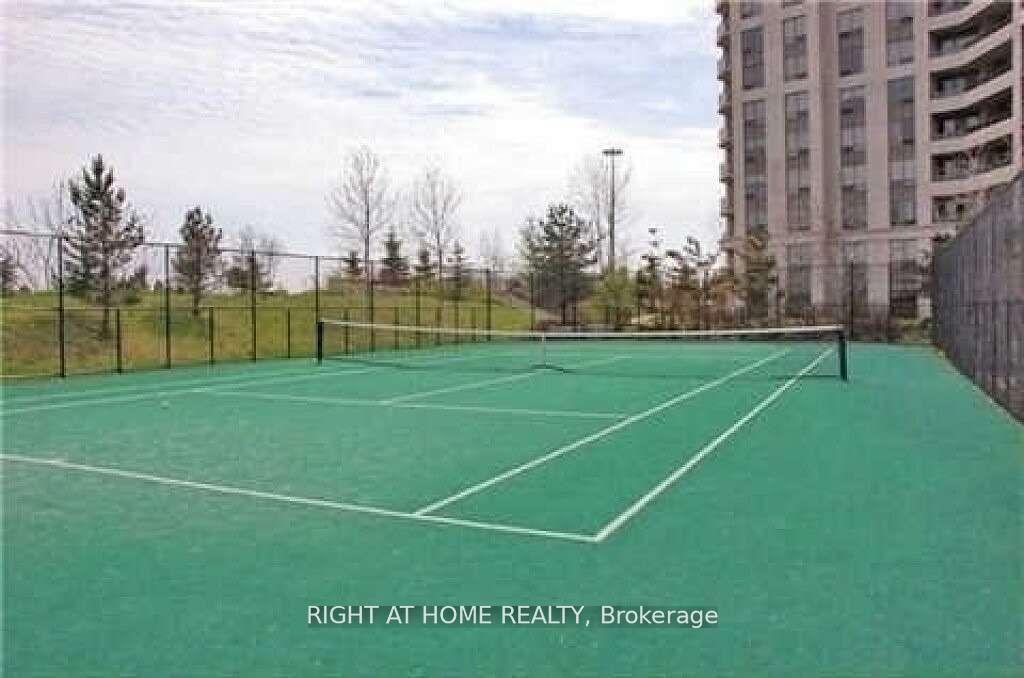2 Bedrooms Condo at 80 Harrison Garden,  Toronto For sale
