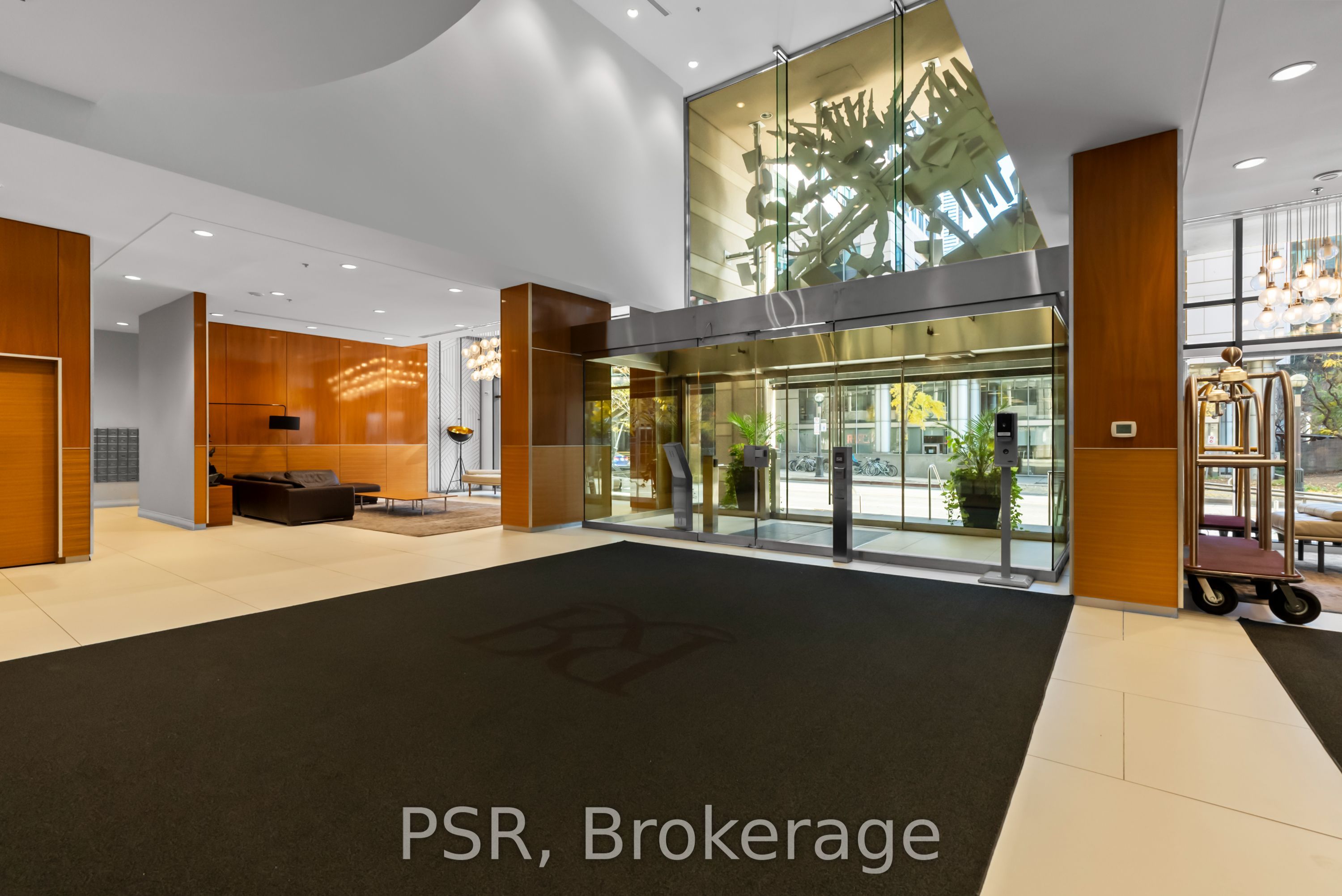 50 John Street, #822