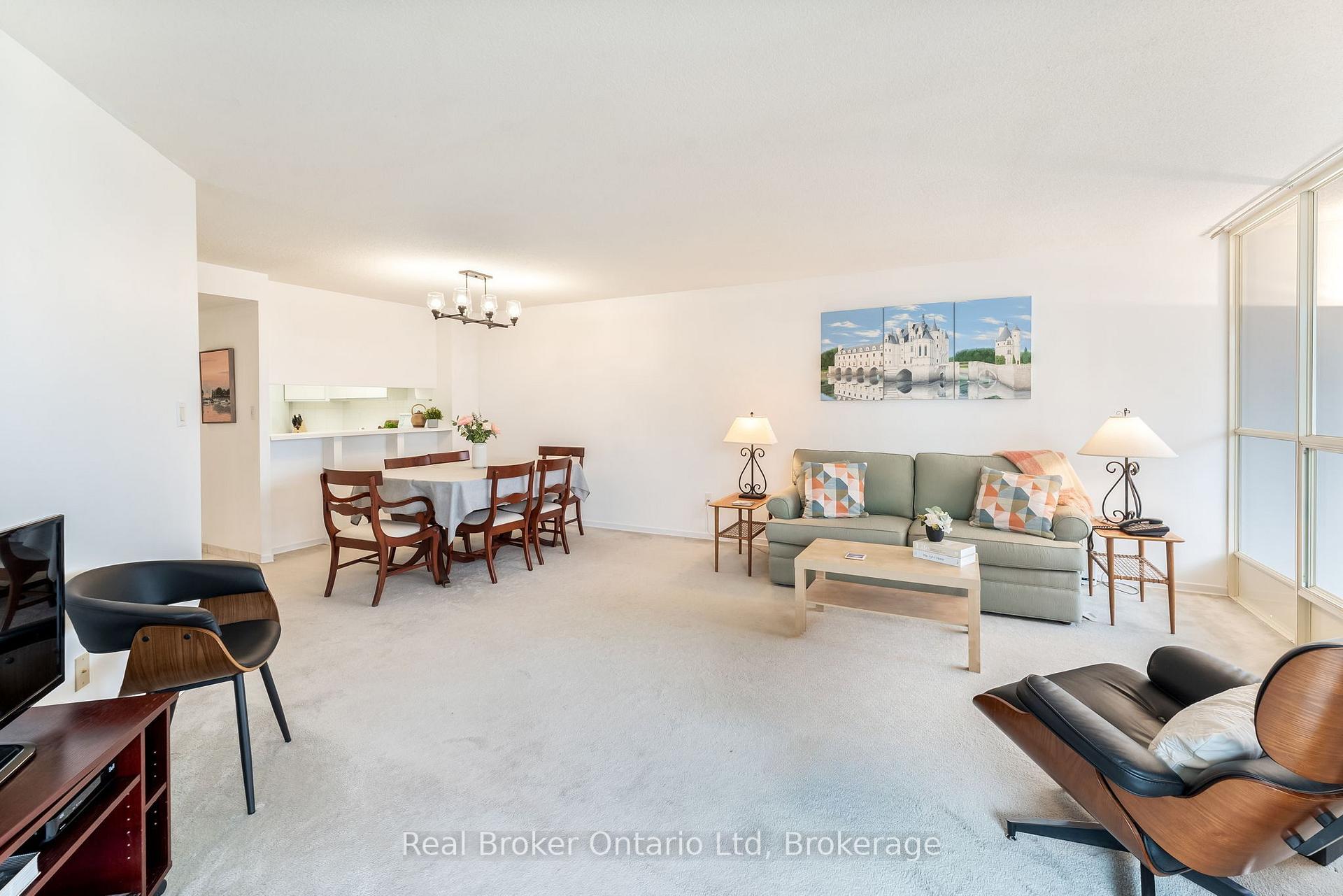 2 Bedrooms Condo at 10 Kenneth, Toronto For sale