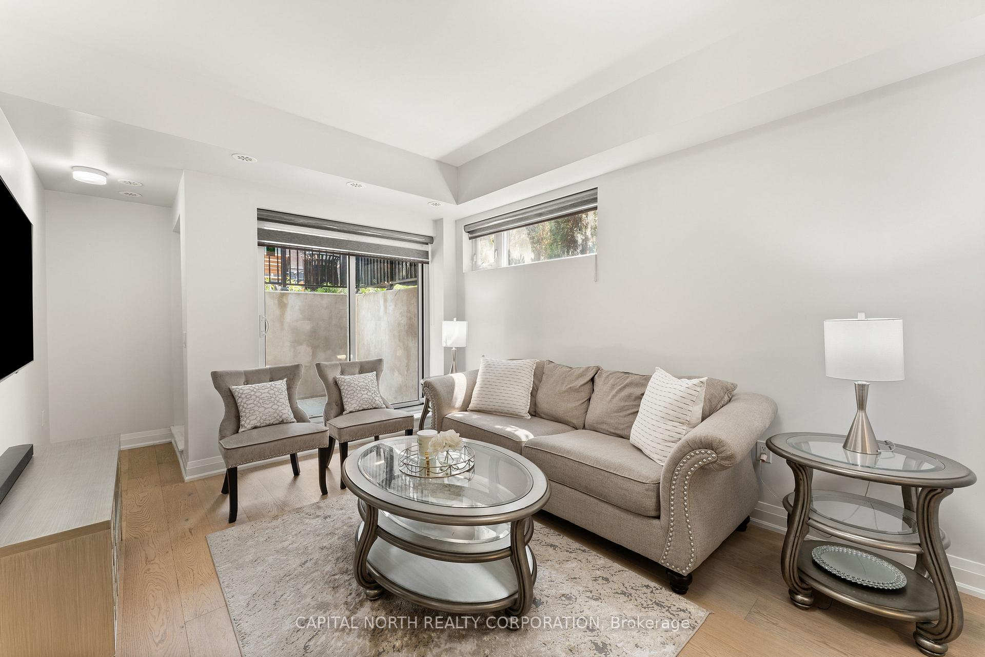 3 Bedrooms Condo at 5289 Highway 7, Vaughan For sale