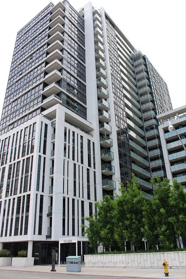 400 Adelaide