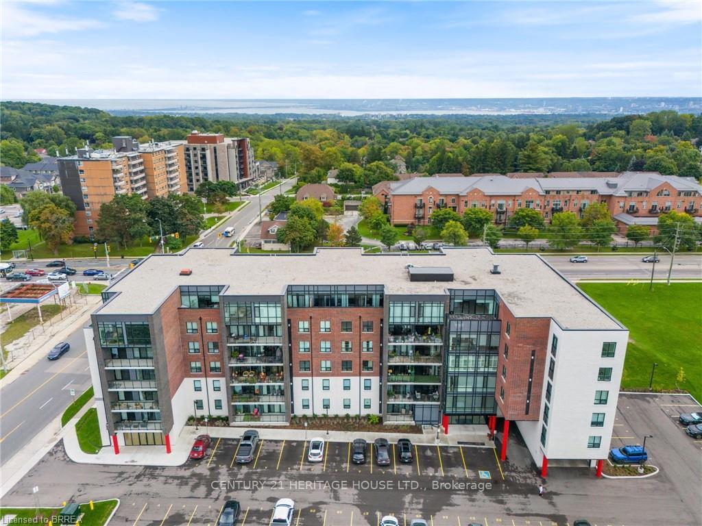 3 Bedrooms Condo at 5 Hamilton, Hamilton For sale