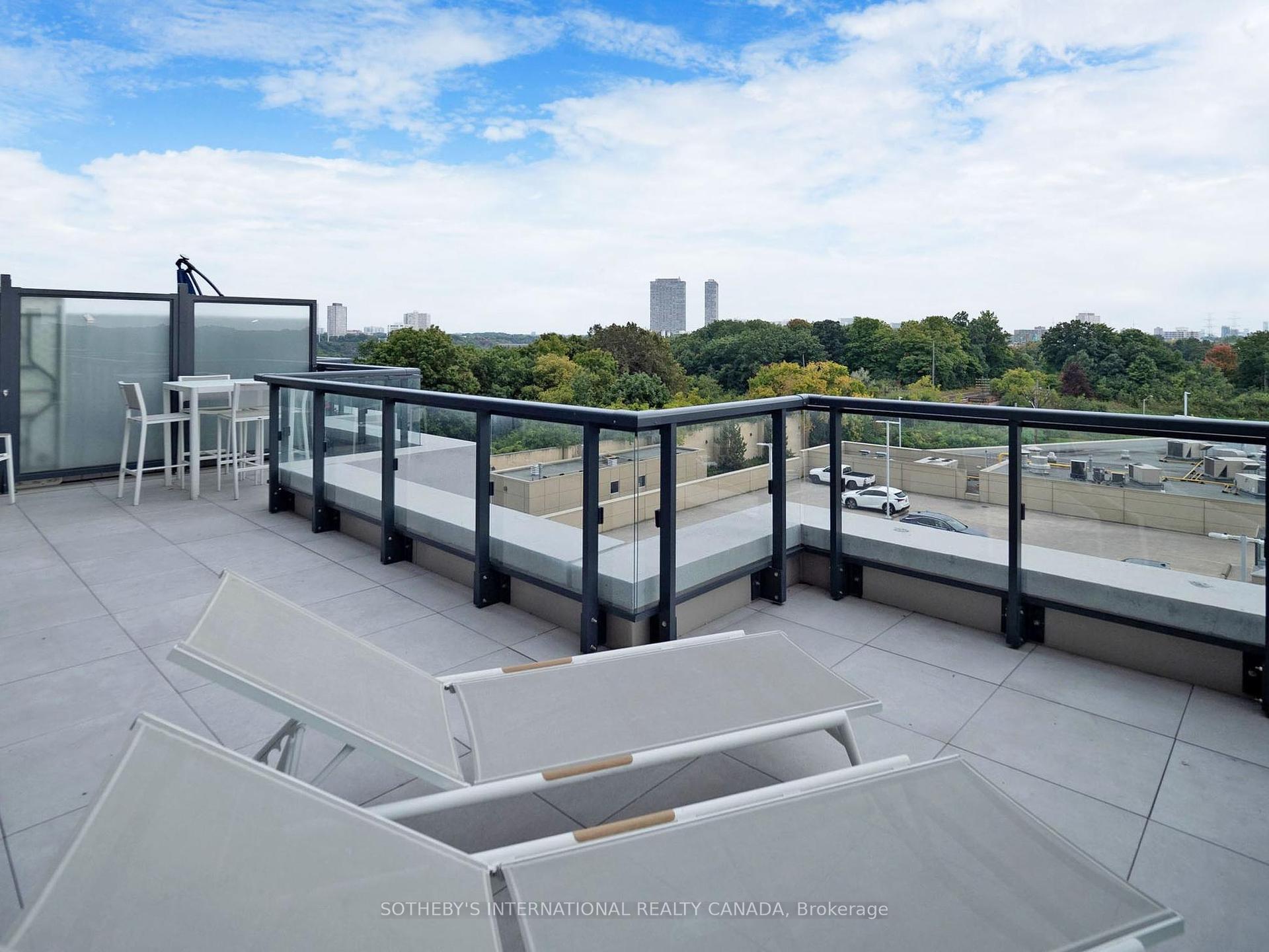 3 Bedrooms Condo at 30 Inn On the Park, Toronto For sale
