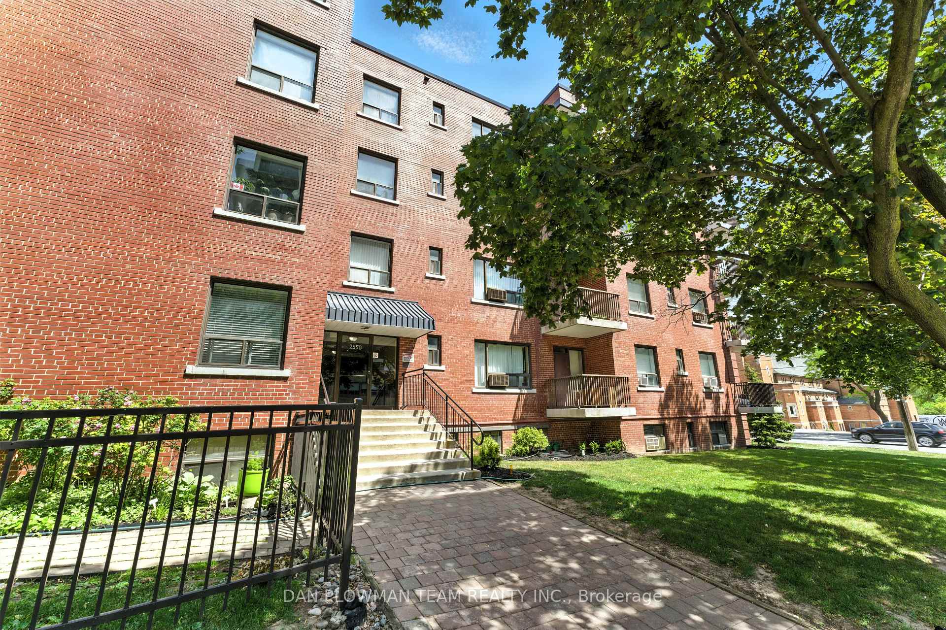 1 Bedroom Co-op at 2550 Bathurst, Toronto For sale