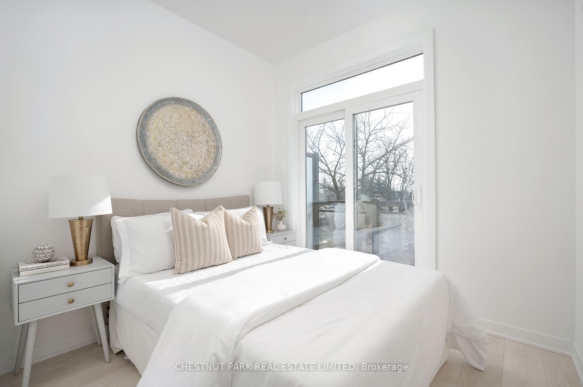 2 Bedrooms Condo at 4045 Hickory, Mississauga For sale