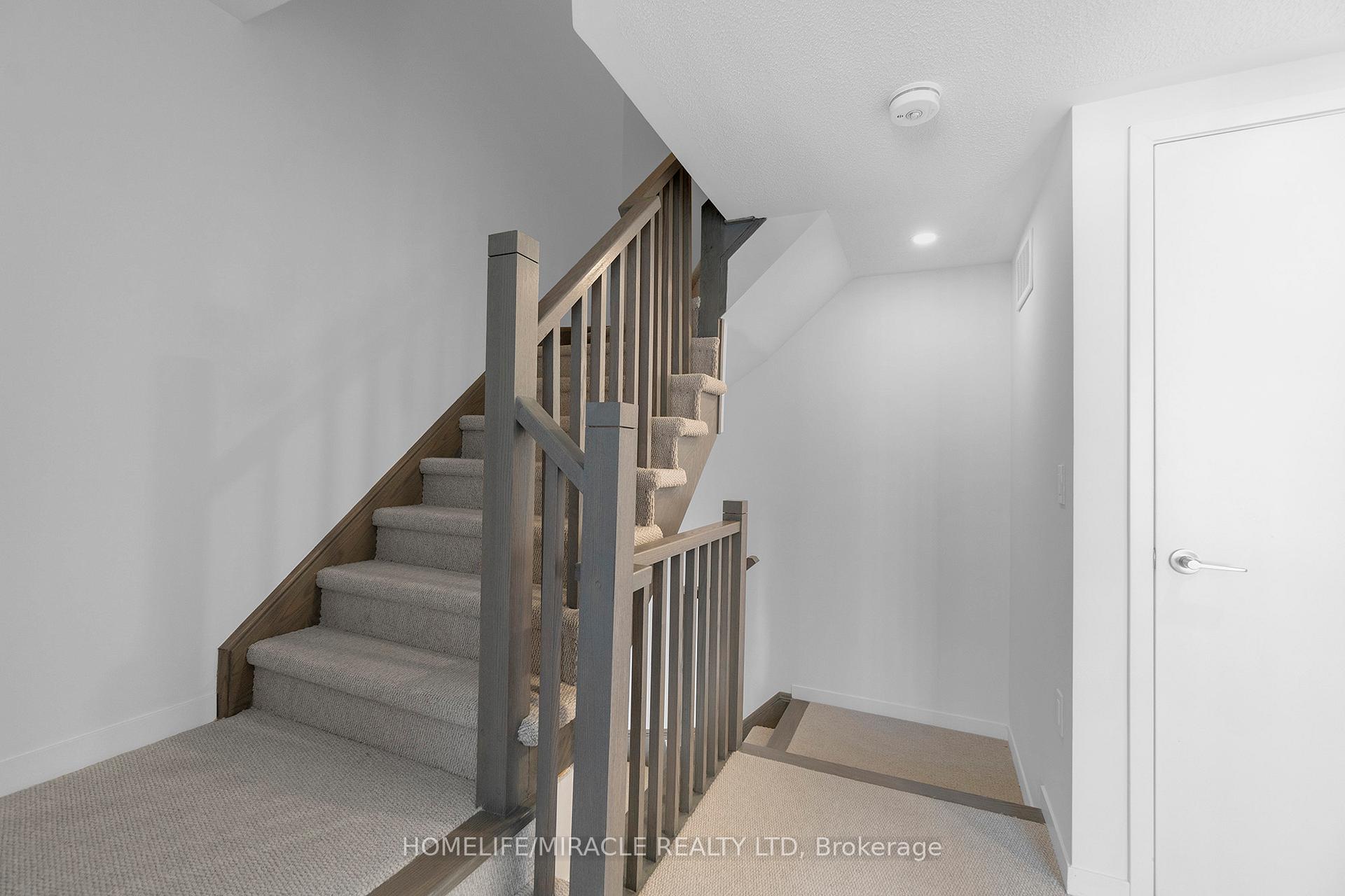 2 Bedrooms Condo at 5 William Jackson, Toronto For sale
