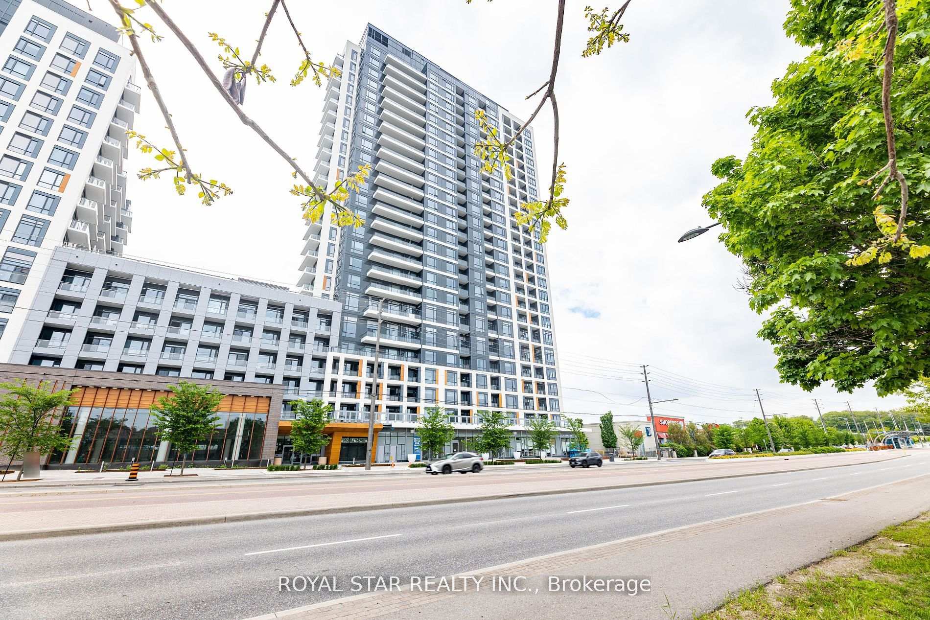 2 Bedrooms Condo at 7950 Bathurst, Vaughan For sale