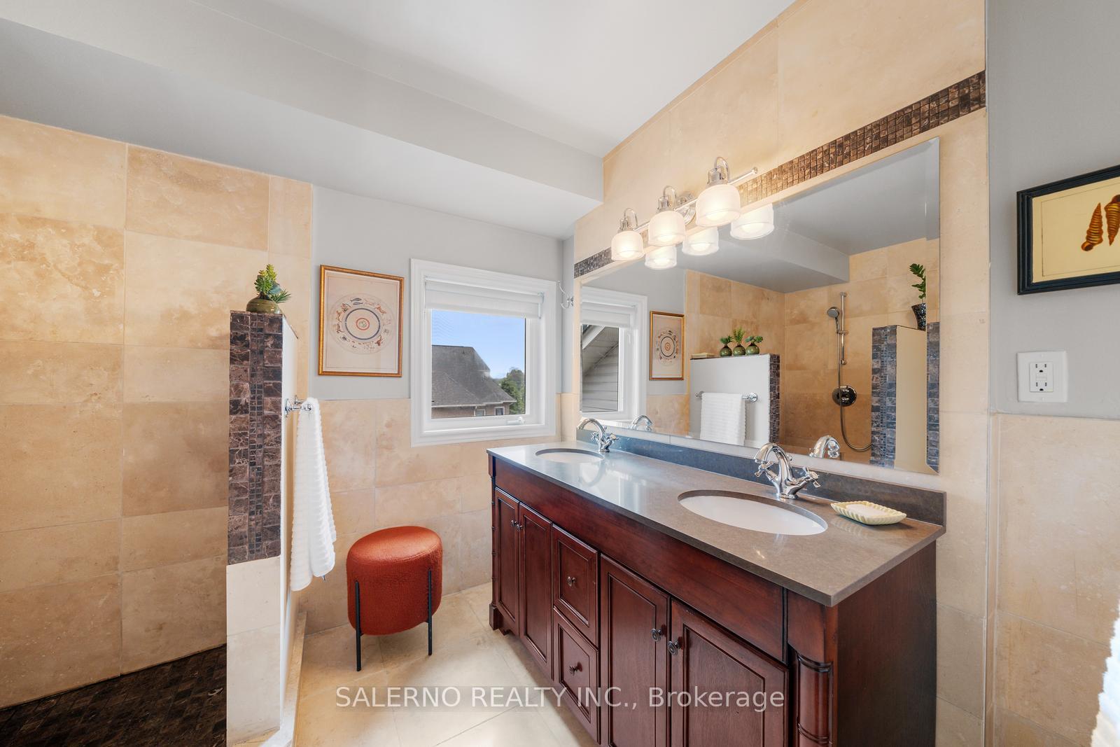 3 Bedrooms Condo at 128 Aerodrome, Toronto For sale