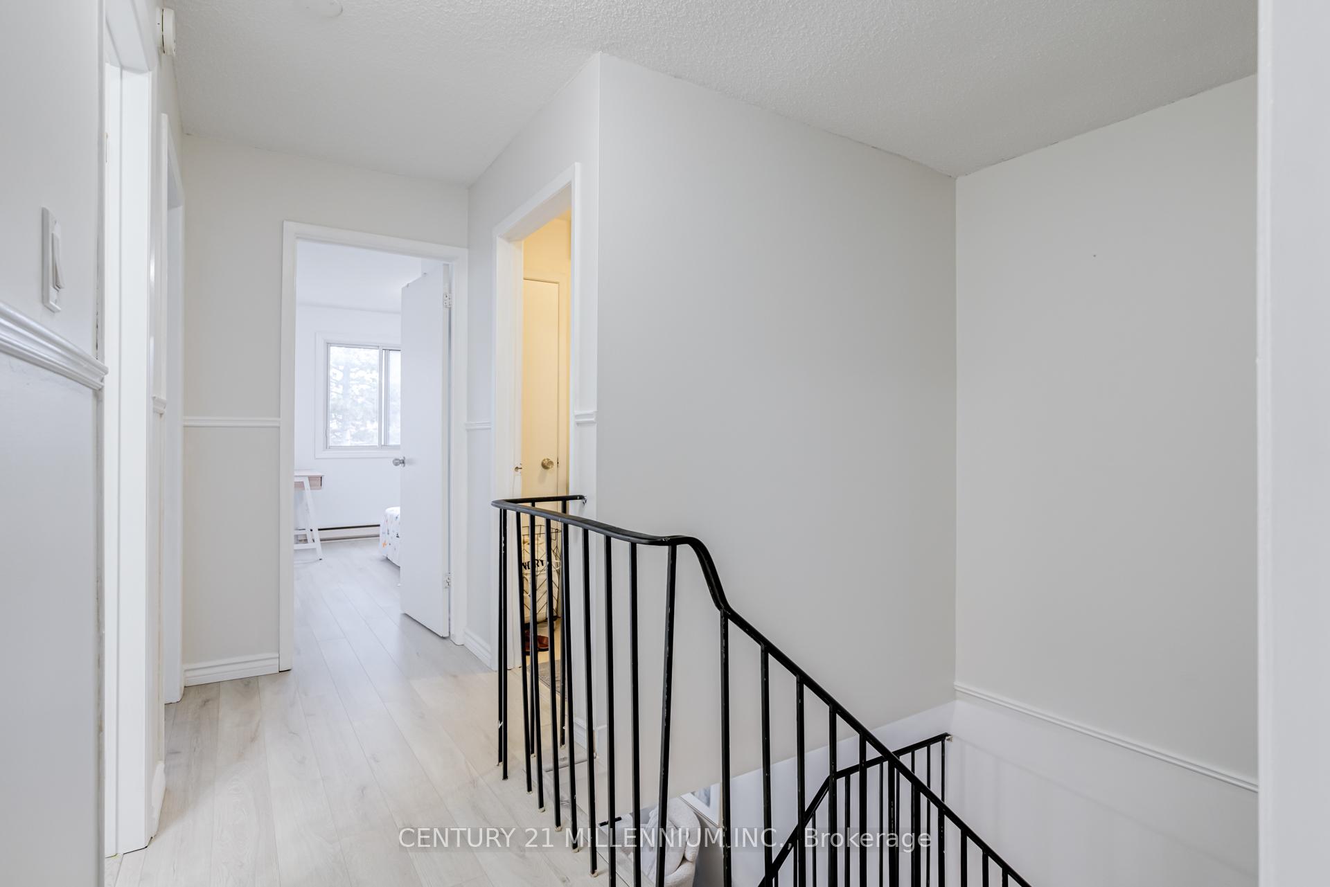 3 Bedrooms Condo at 6797 Formentera, Mississauga For sale