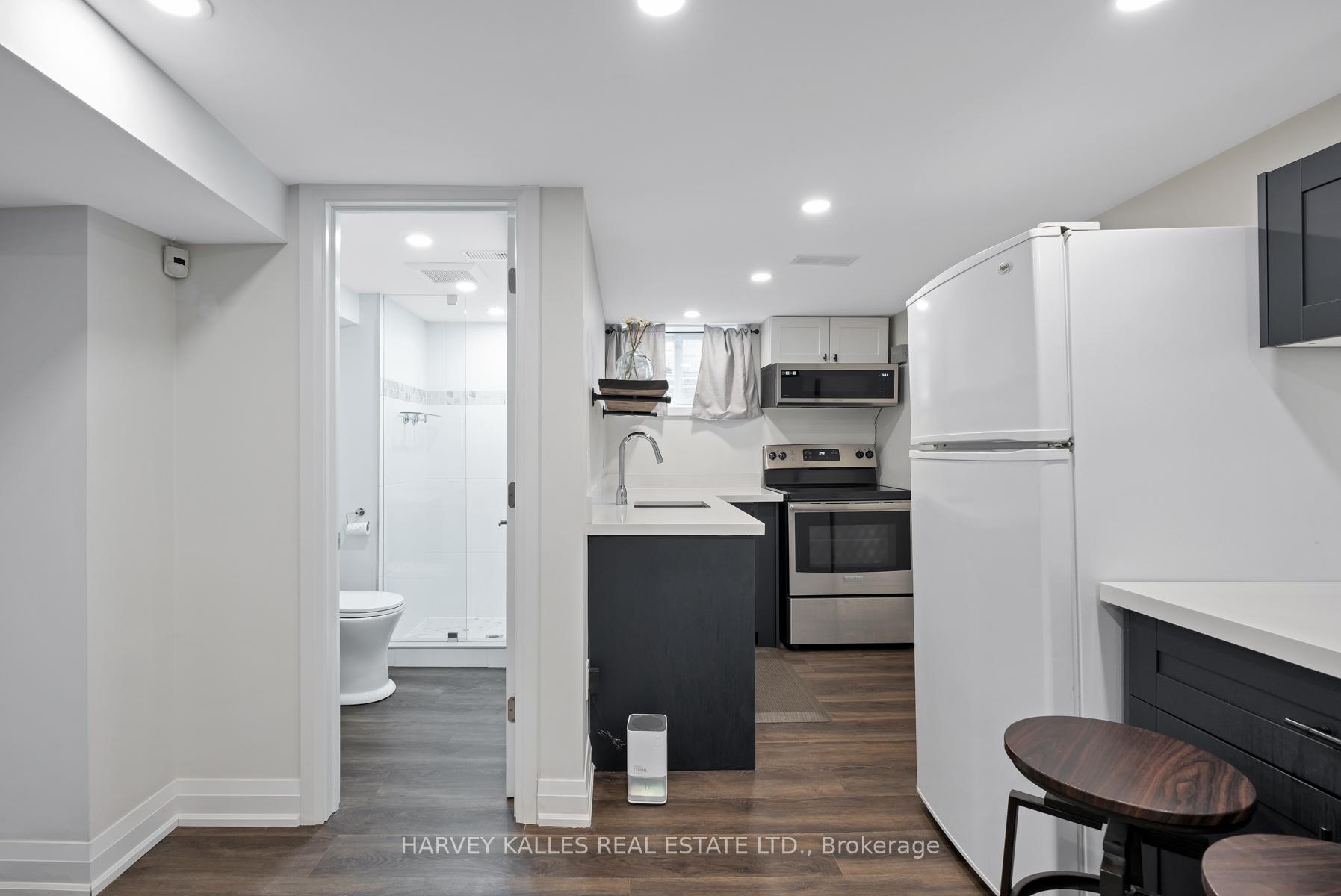 89 Charleswood Drive