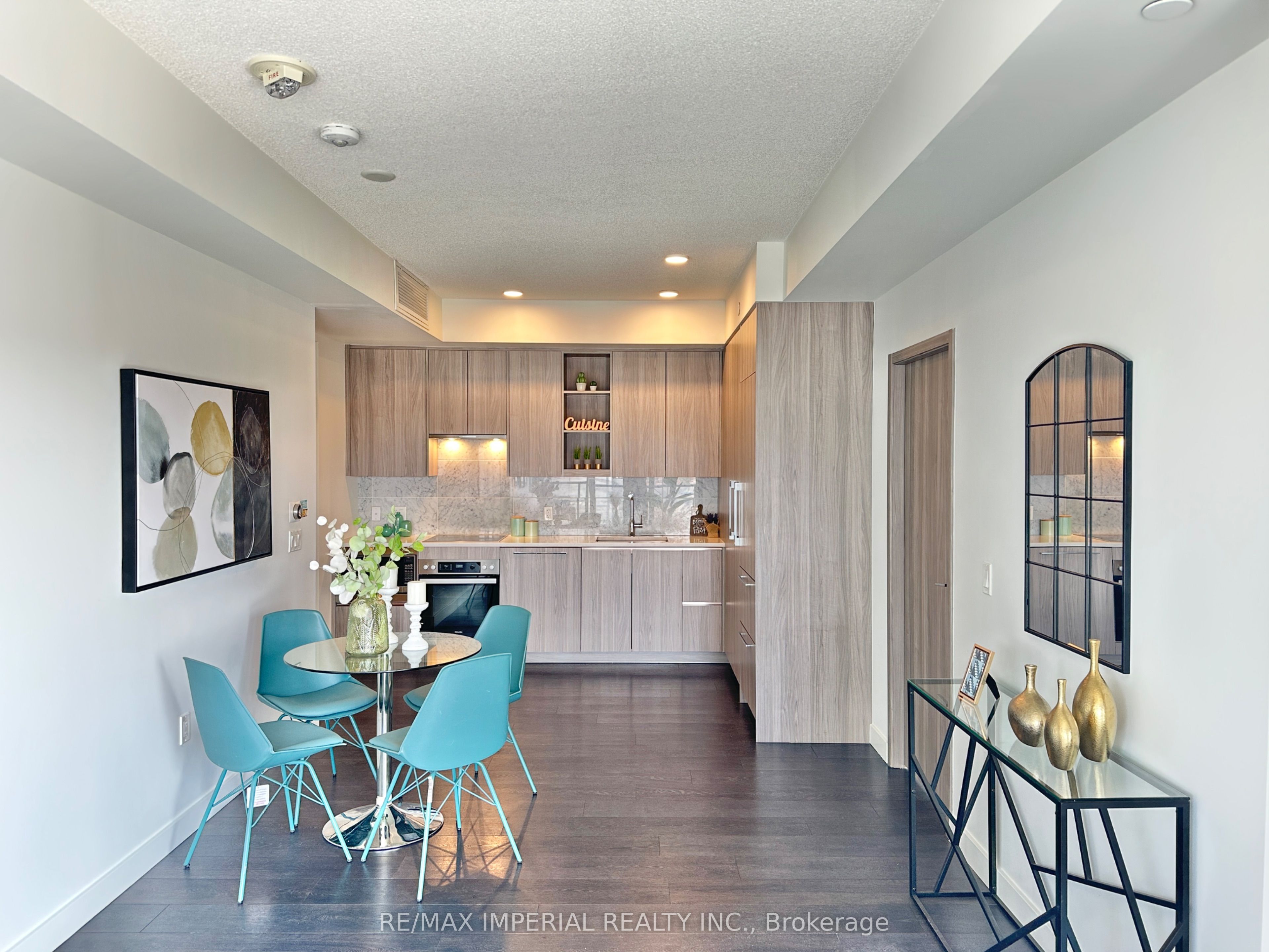 85 McMahon Drive, #1806