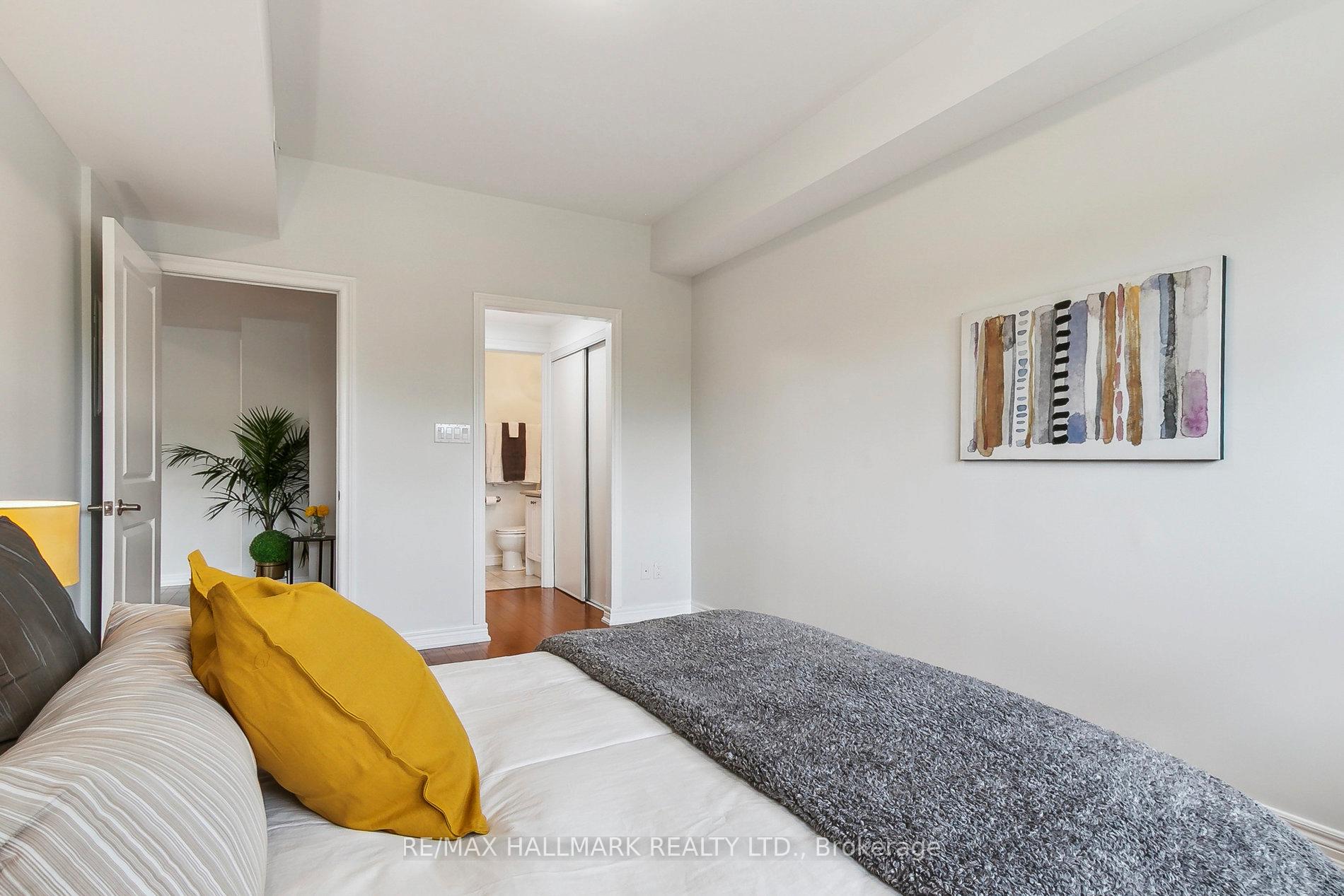 2 Bedrooms Condo at 1 Lawlor, Toronto For sale