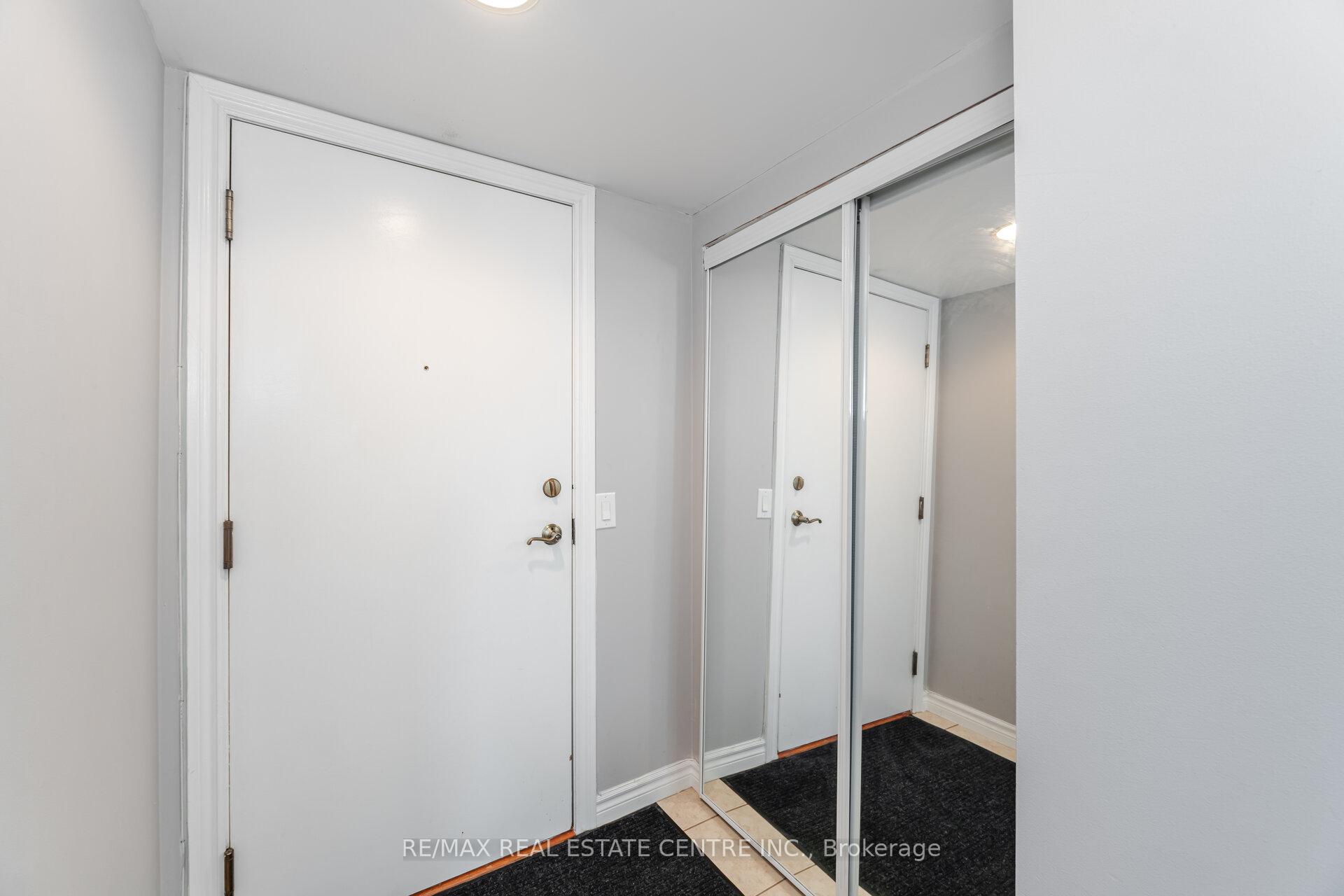 2 Bedrooms Condo at 710 Humberwood, Toronto For sale
