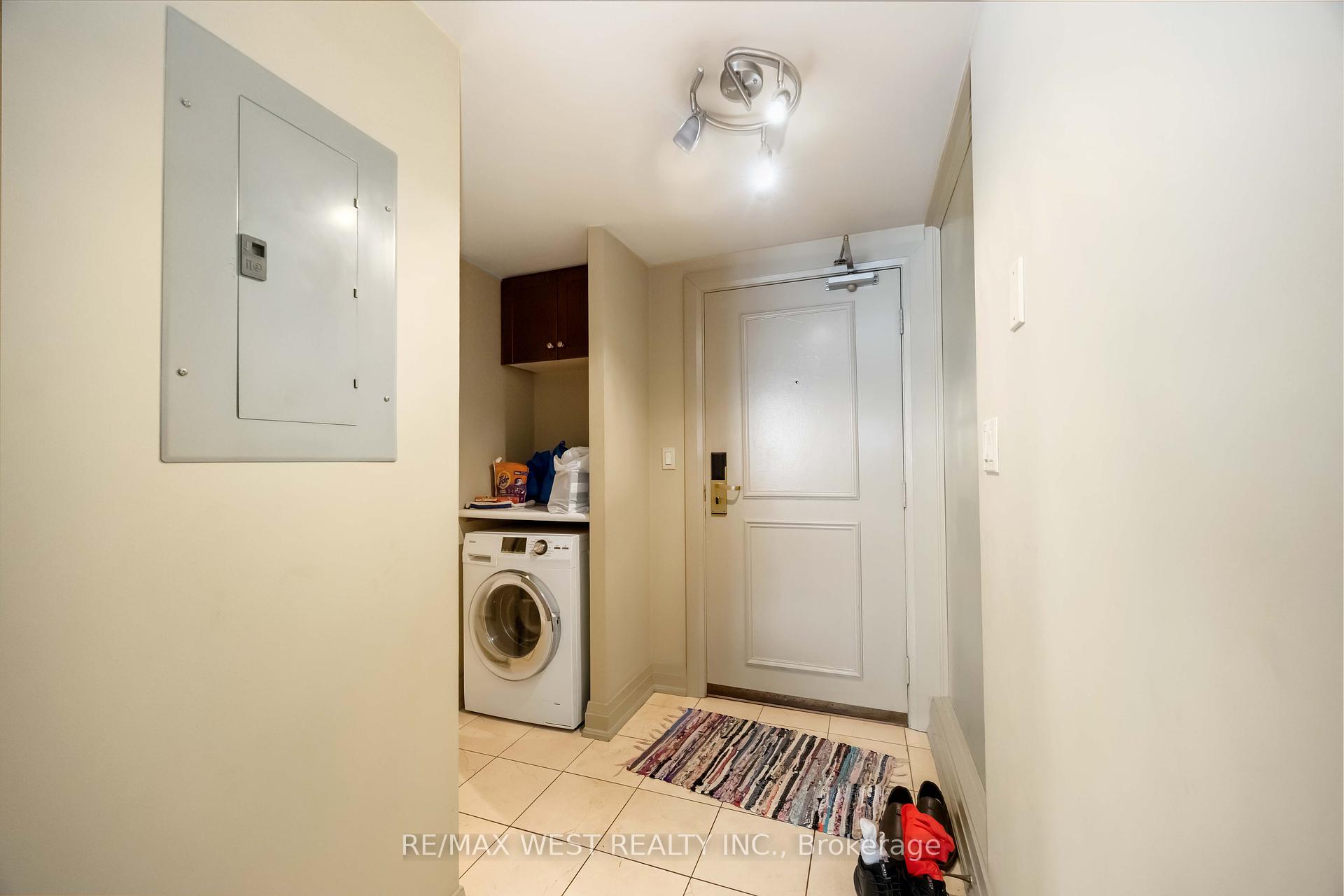 1 Bedroom Condo at 2737 Keele, Toronto For sale
