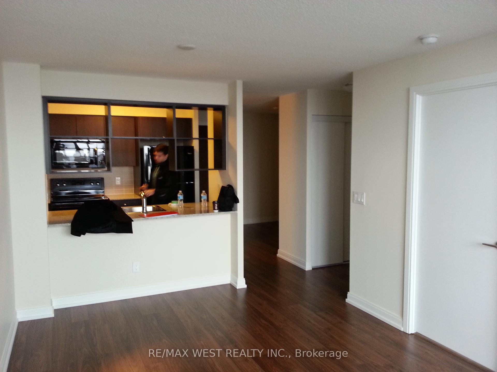 2 Bedrooms Condo at 151 Village Green, Toronto For sale