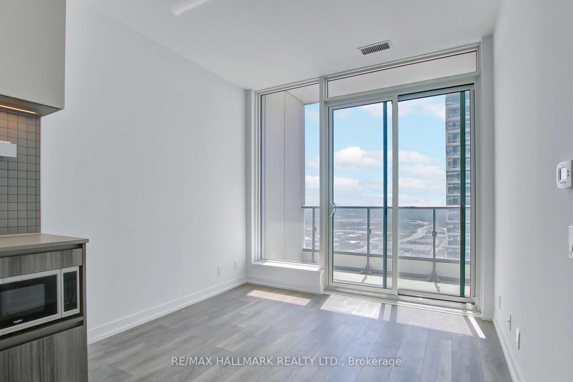 3 Bedrooms Condo at 898 Portage, Vaughan For sale