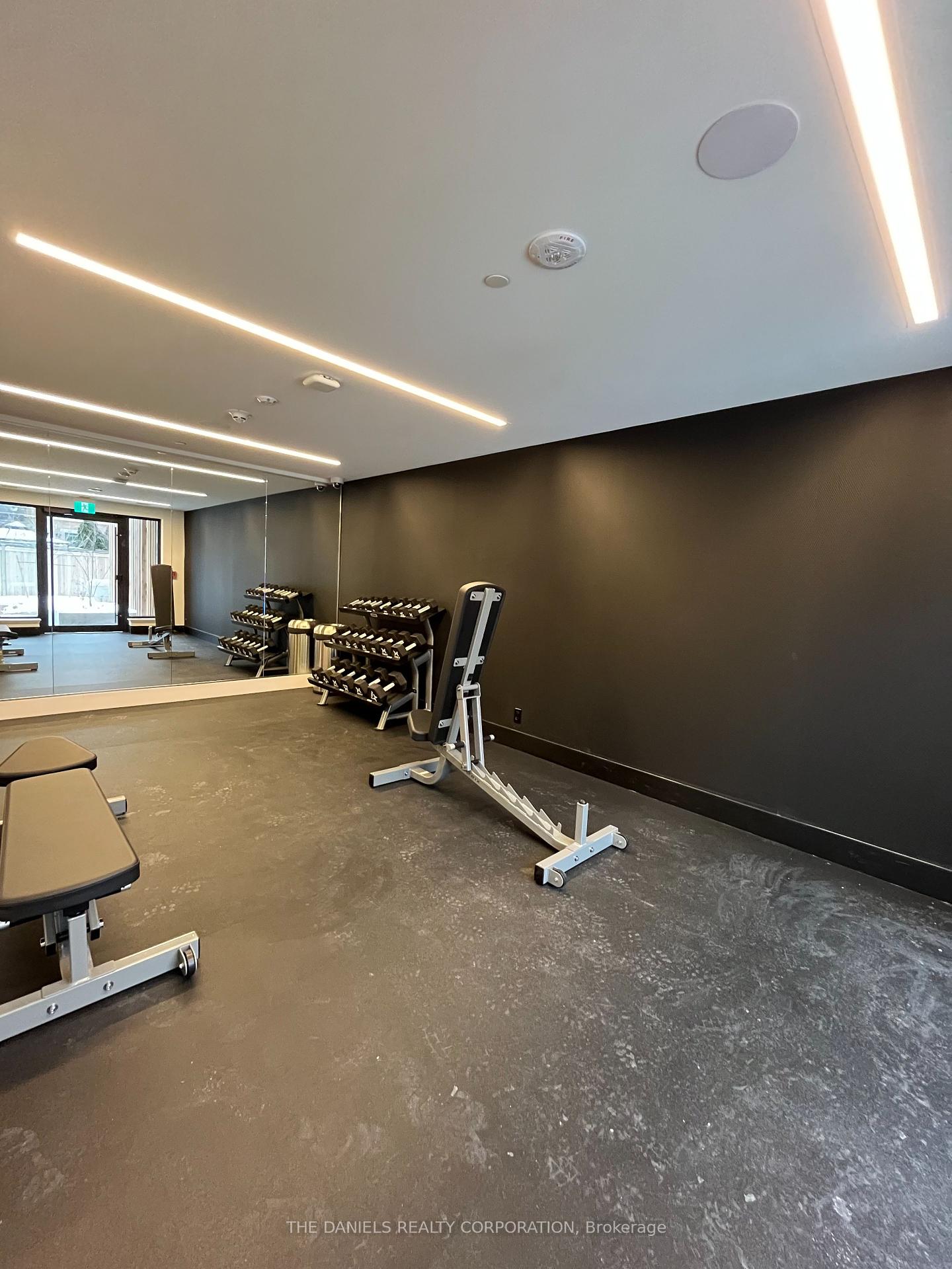 2 Bedrooms Condo at 8 Beverley Glen,  Vaughan For sale