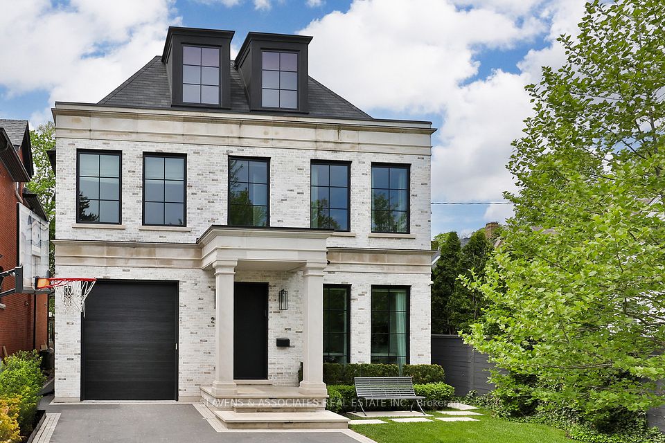 216 Glenayr