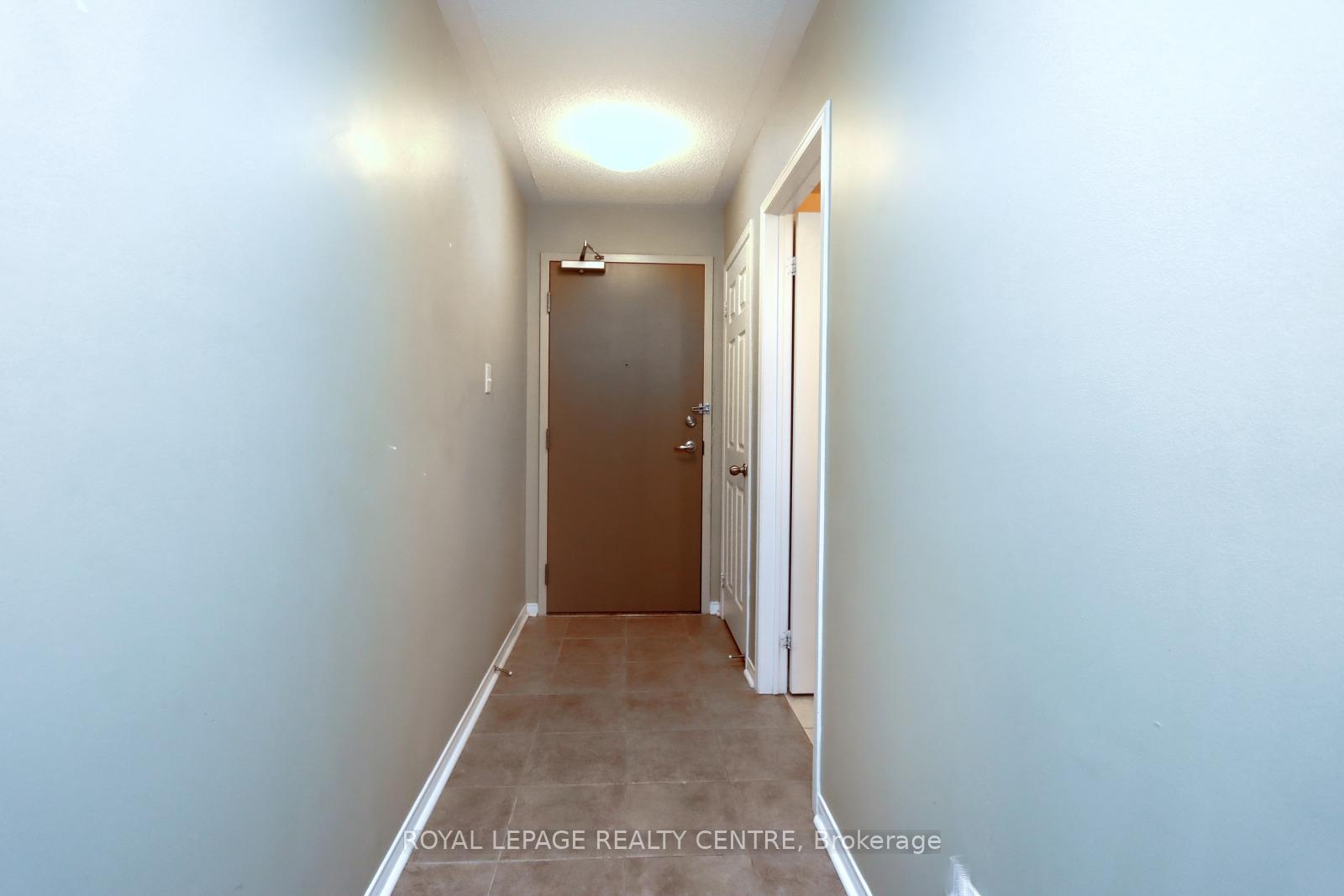2 Bedrooms Condo at 5100 Winston Churchill, Mississauga For sale