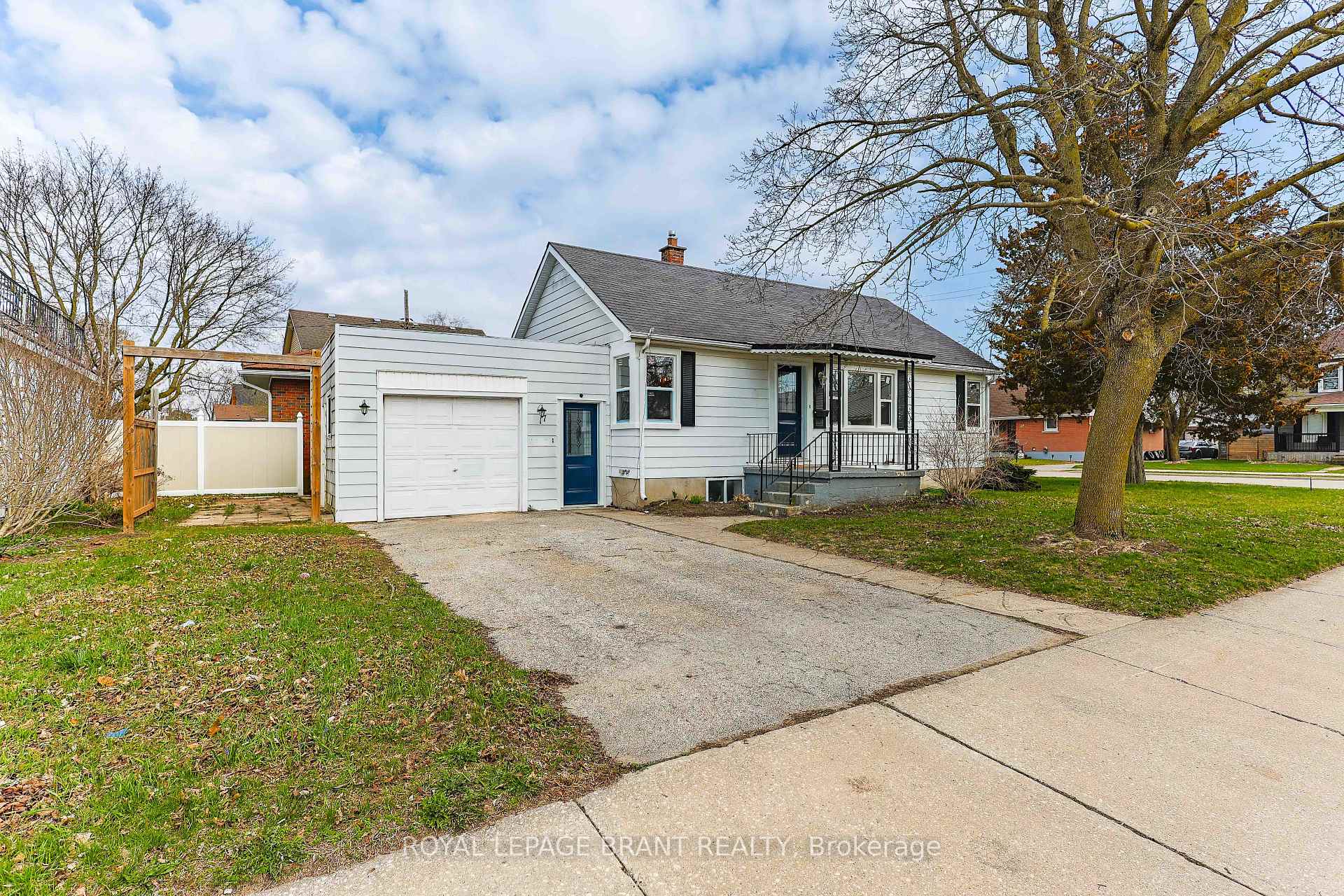 17 Hardy Avenue, Tillsonburg, ON N4G 3W9