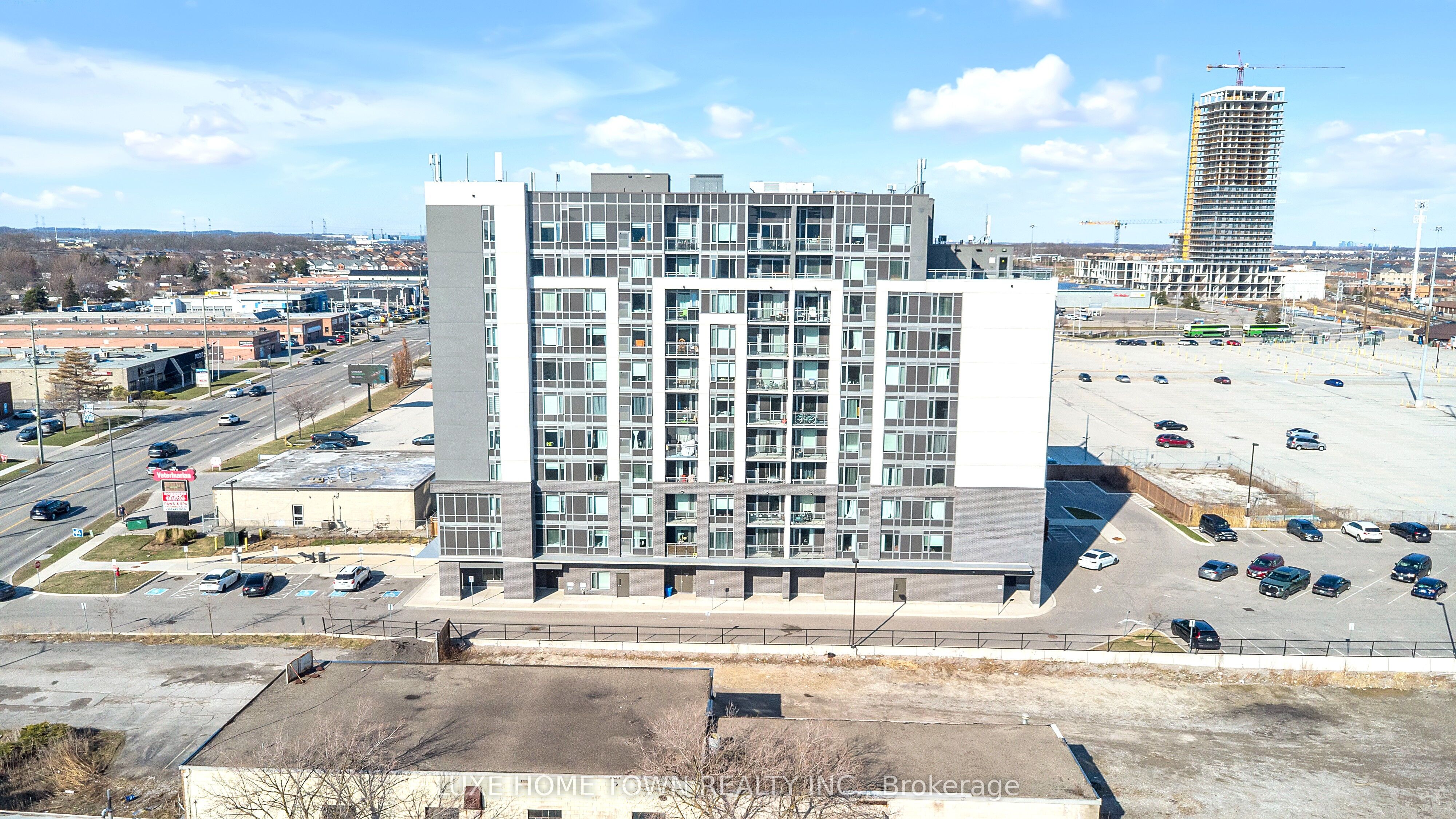 716 Main Street E, #801