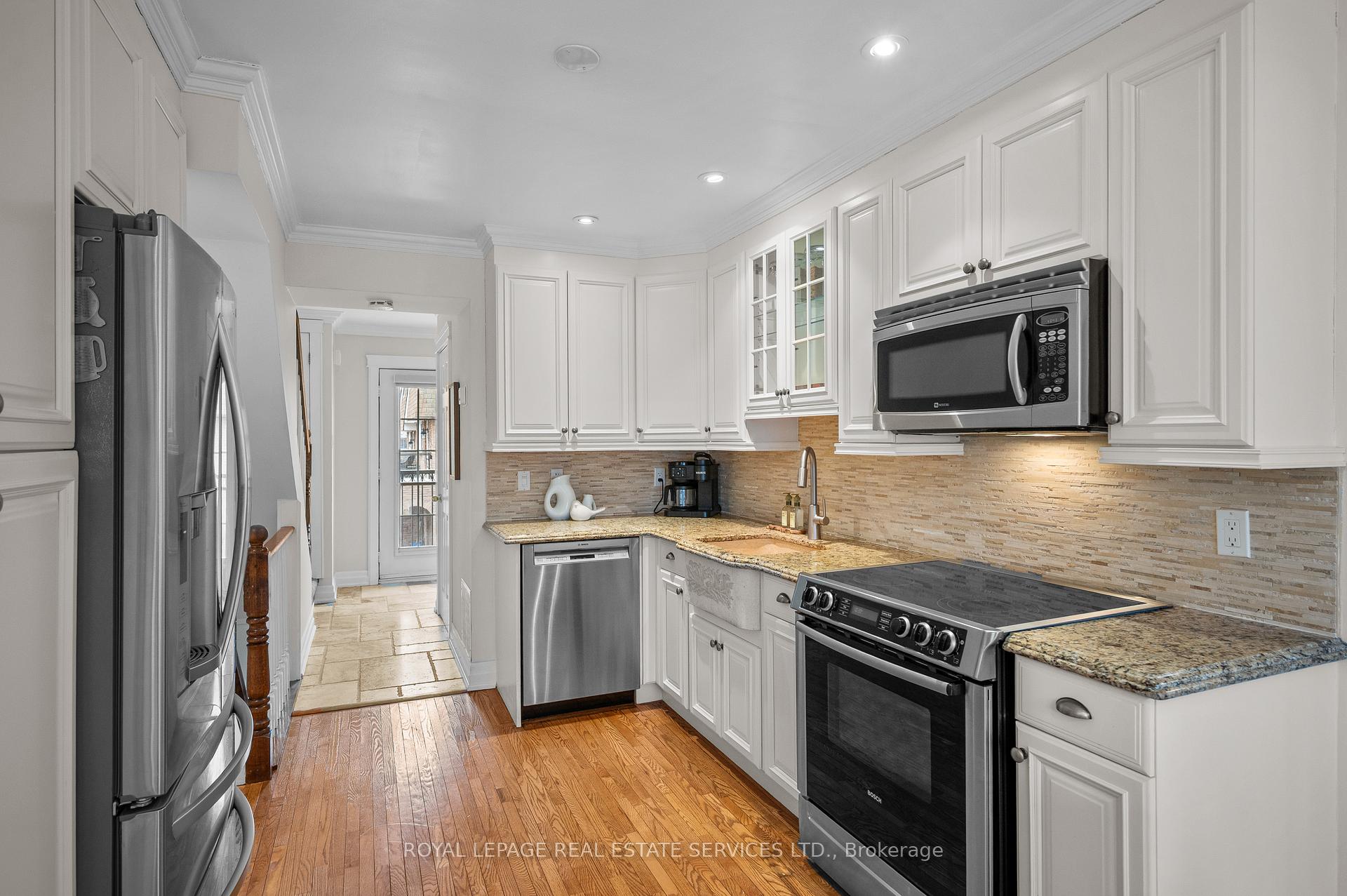 3 Bedrooms Condo at 2098 Marine,  Oakville For sale